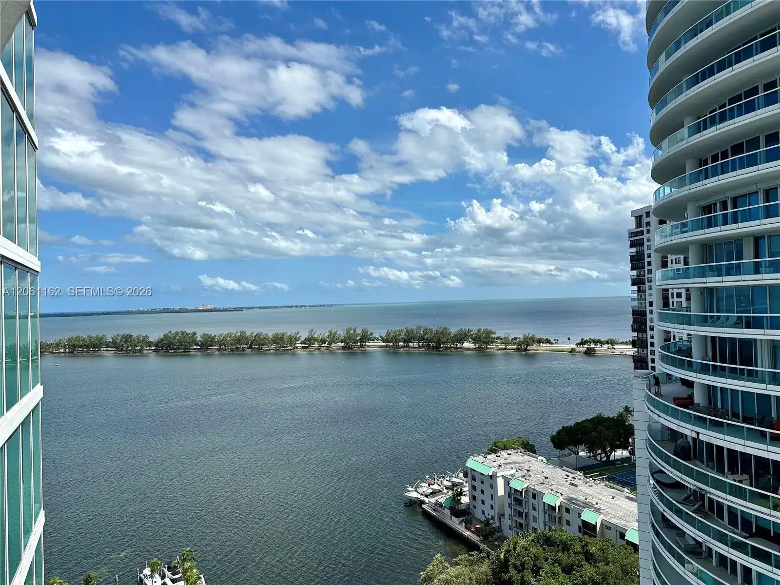 1 bedroom 1 bath Residential Lease for rent at 2101 Brickell Ave # 1908, Miami FL 33129