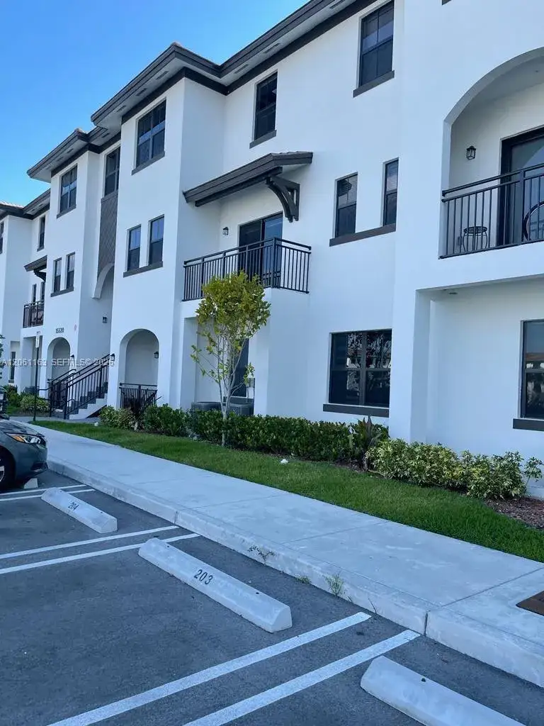 3 bedroom 2 bath Residential Lease for rent at 15520 SW 136th St # 210, Miami FL 33196