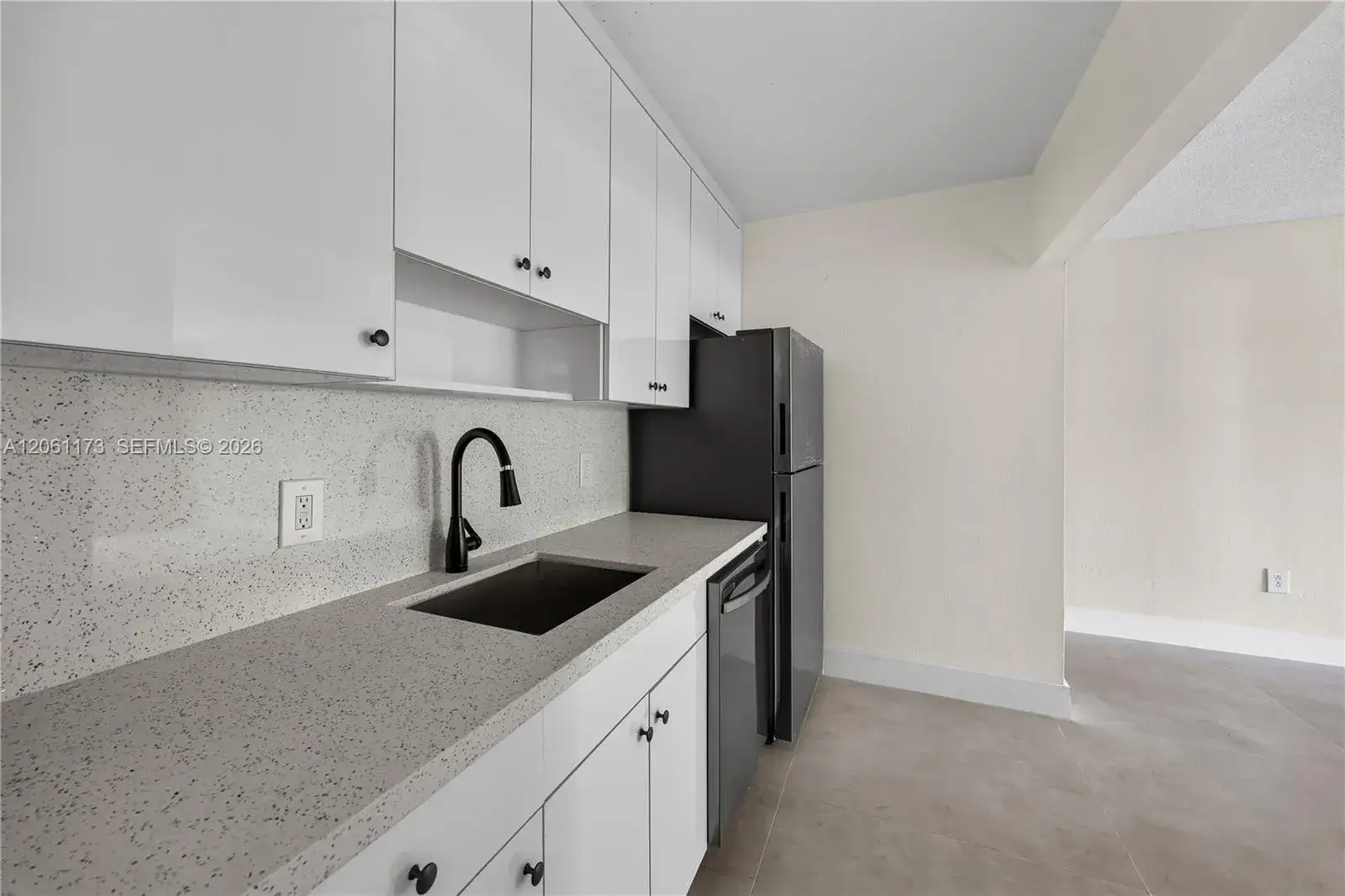 1 bedroom 1 bath Residential Lease for rent at 1720 Cleveland St # 107E, Hollywood FL 33020