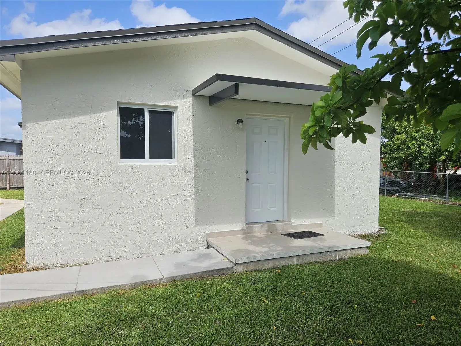 2 bedroom 2 bath Residential Lease for rent at 9415 SW 38th St # B, Miami FL 33165