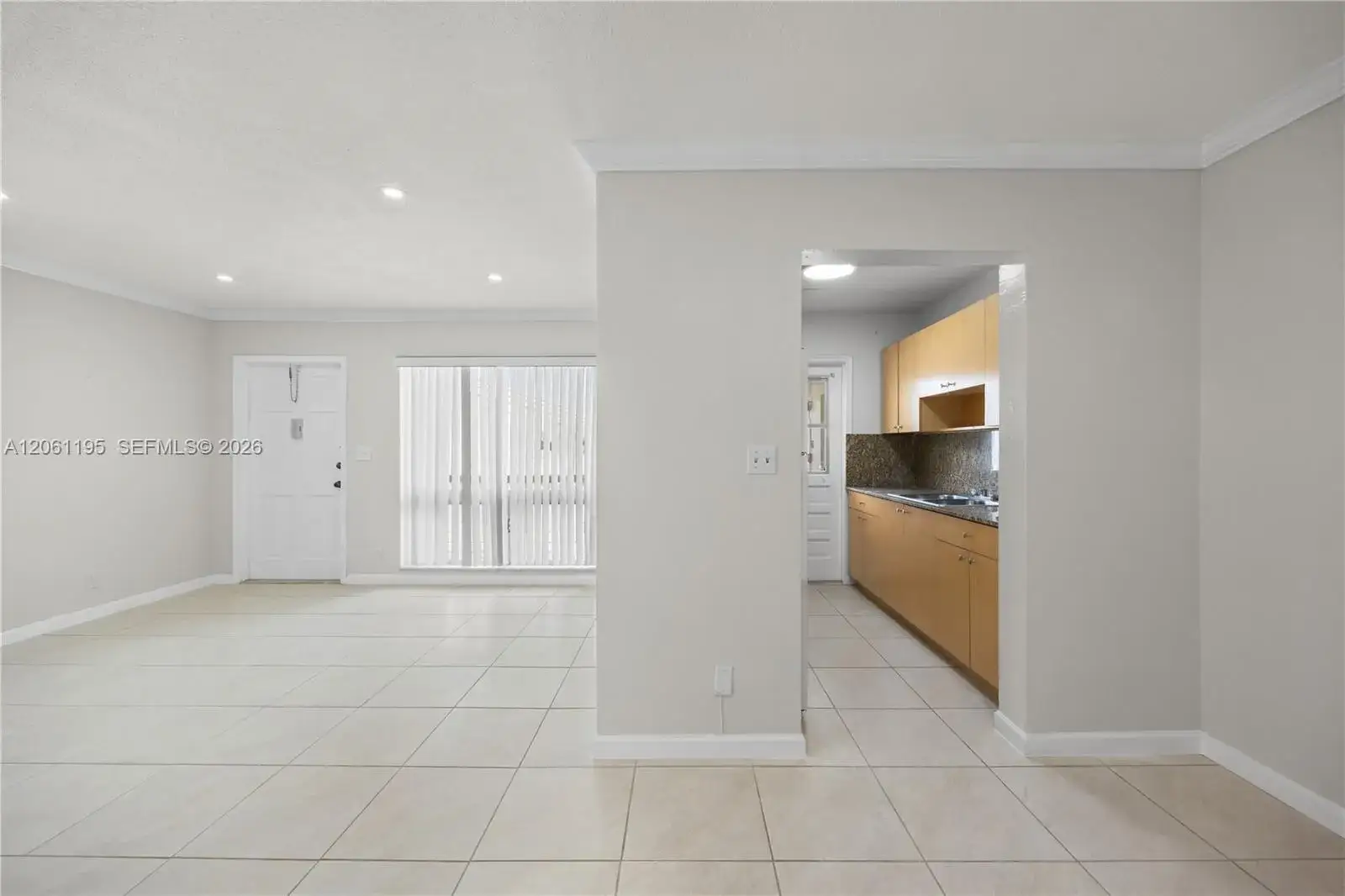 1 bedroom 1 bath Residential Lease for rent at 5450 Hollywood Blvd # 202, Hollywood FL 33021