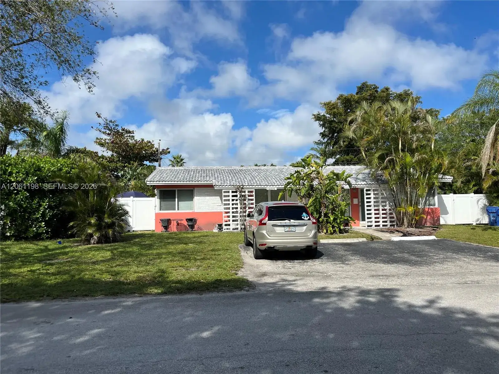 Residential Income for sale at 1409 NE 21st St, Wilton Manors FL 33305