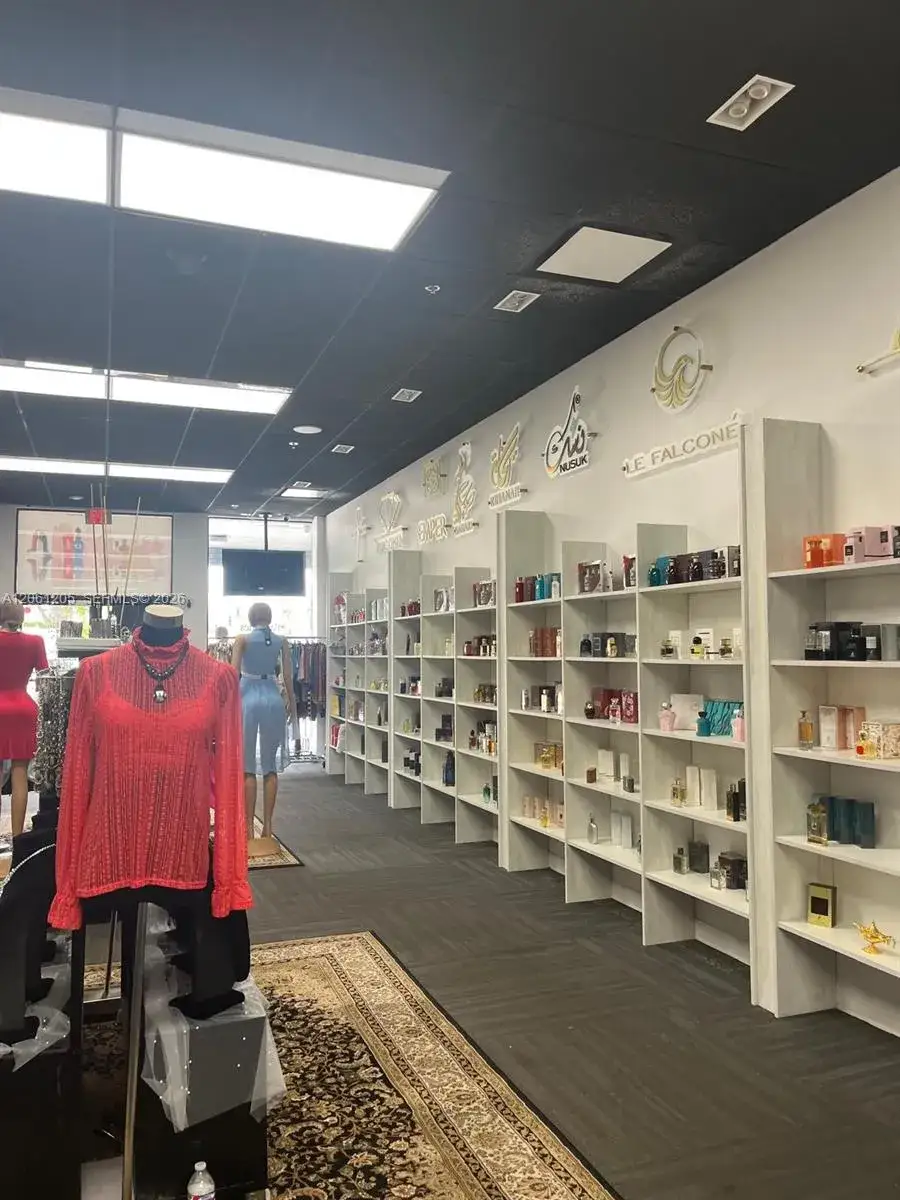 1257 W 68th ST, Hialeah FL 33014