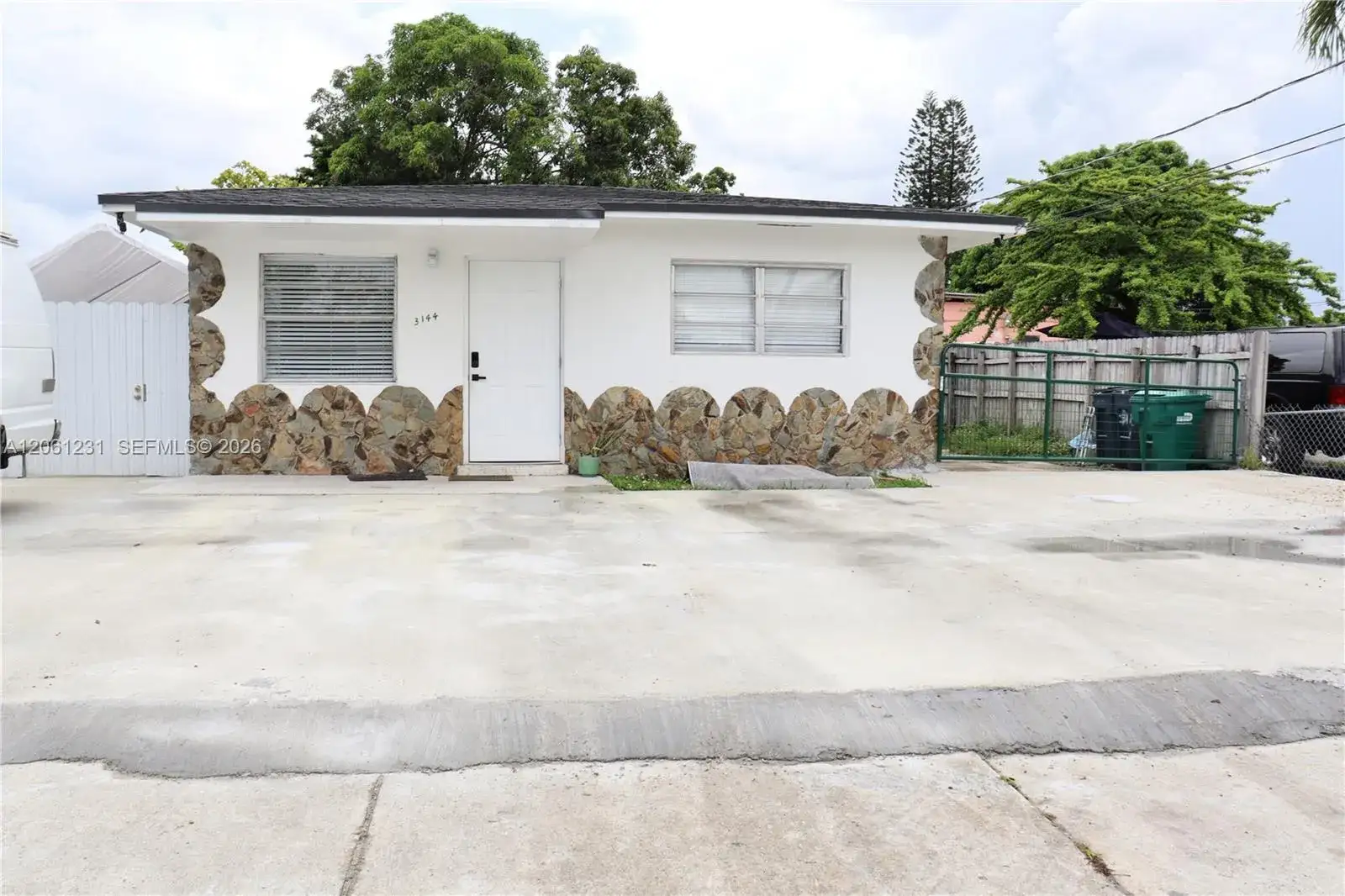 1 bedroom 1 bath Residential Lease for rent at 3144 NW 29th St # 1, Miami FL 33142