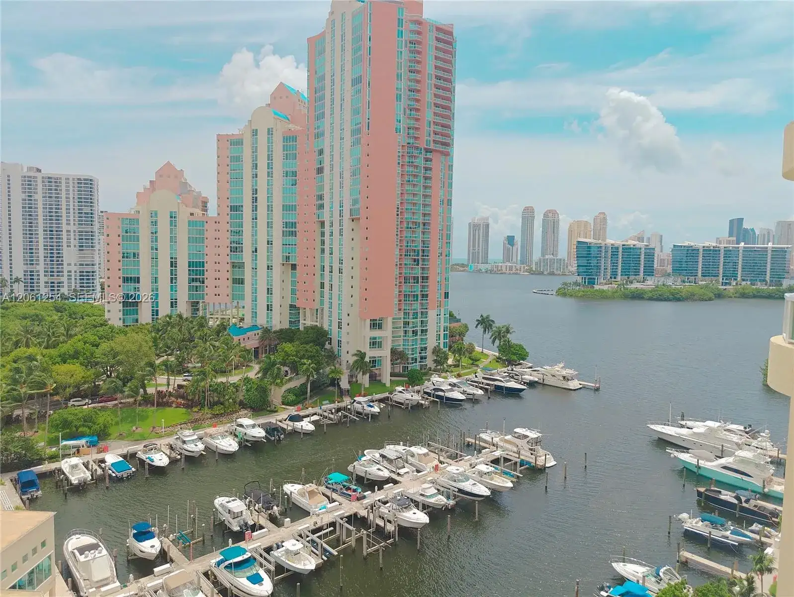 2 bedroom 3 bath Residential for sale at 3340 NE 190th St # 1304, Aventura FL 33180