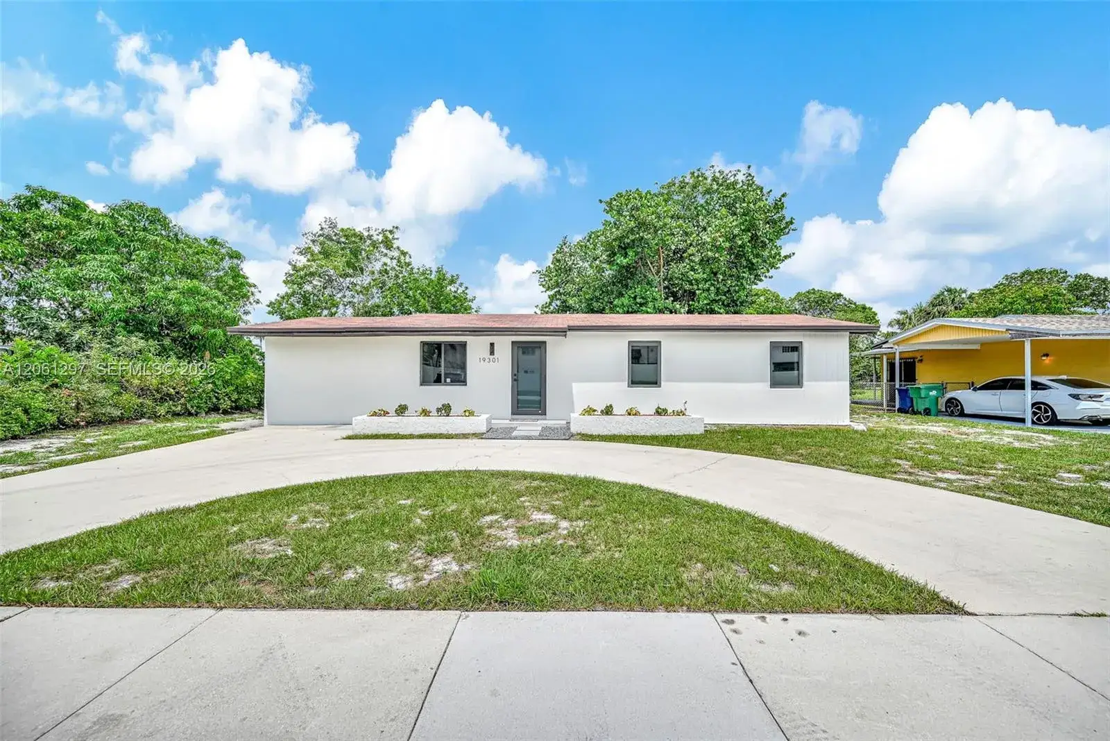 3 bedroom 3 bath Residential for sale at 19301 NW 52nd Ave, Miami Gardens FL 33055