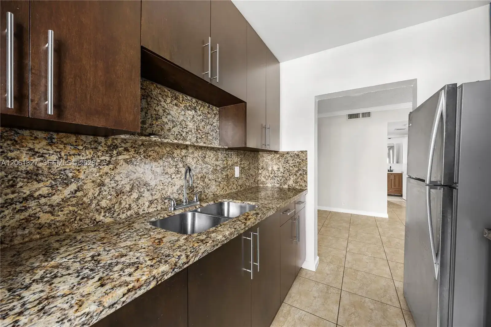 1 bedroom 1 bath Residential Lease for rent at 5420 Hollywood Blvd # 202, Hollywood FL 33021