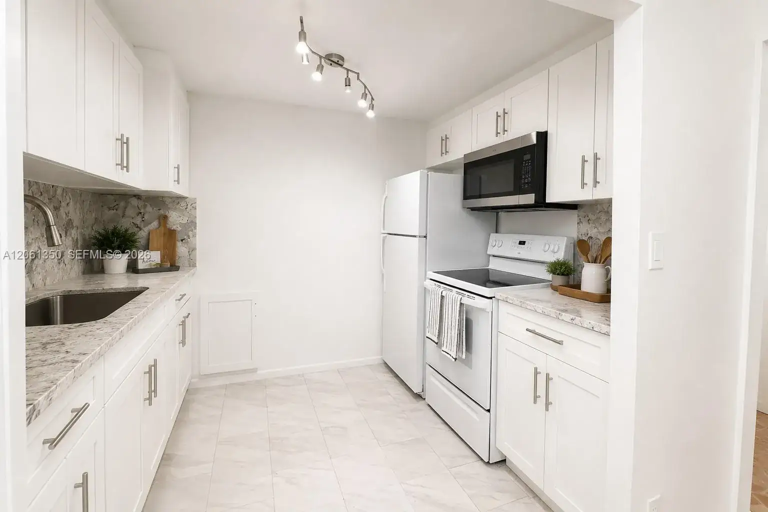 2 bedroom 2 bath Residential Lease for rent at 2634 NW 60th Way # 179, Sunrise FL 33313