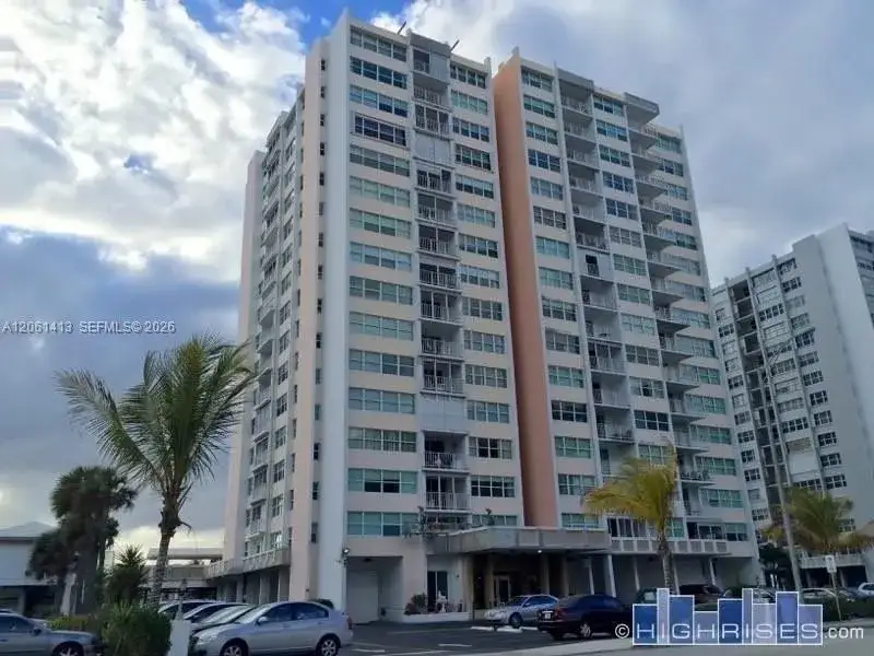 2 bedroom 2 bath Residential Lease for rent at 1400 S Ocean Dr # 1004, Hollywood FL 33019