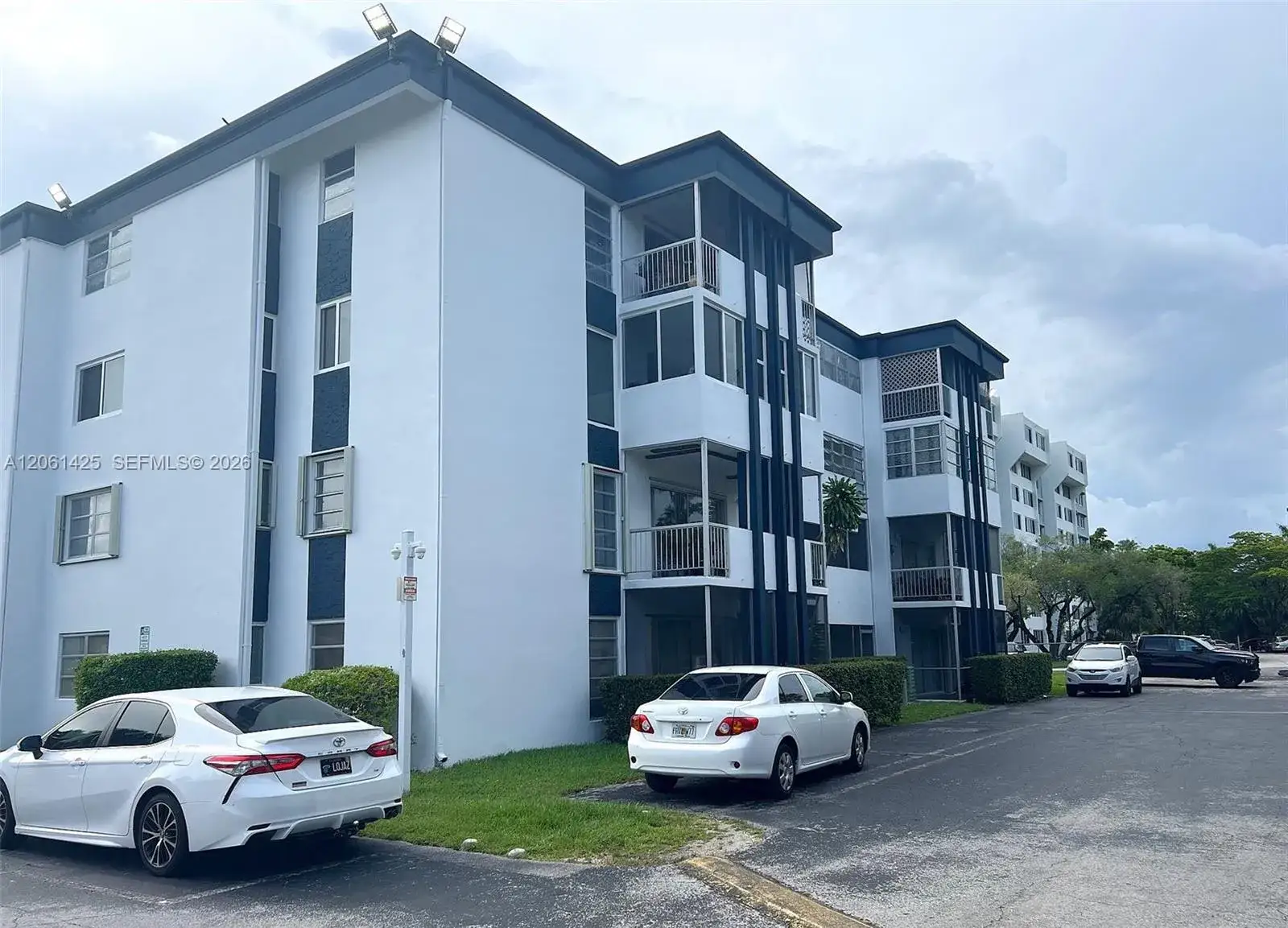 1 bedroom 1 bath Residential Lease for rent at 9159 SW 77th Ave # 113, Miami FL 33156
