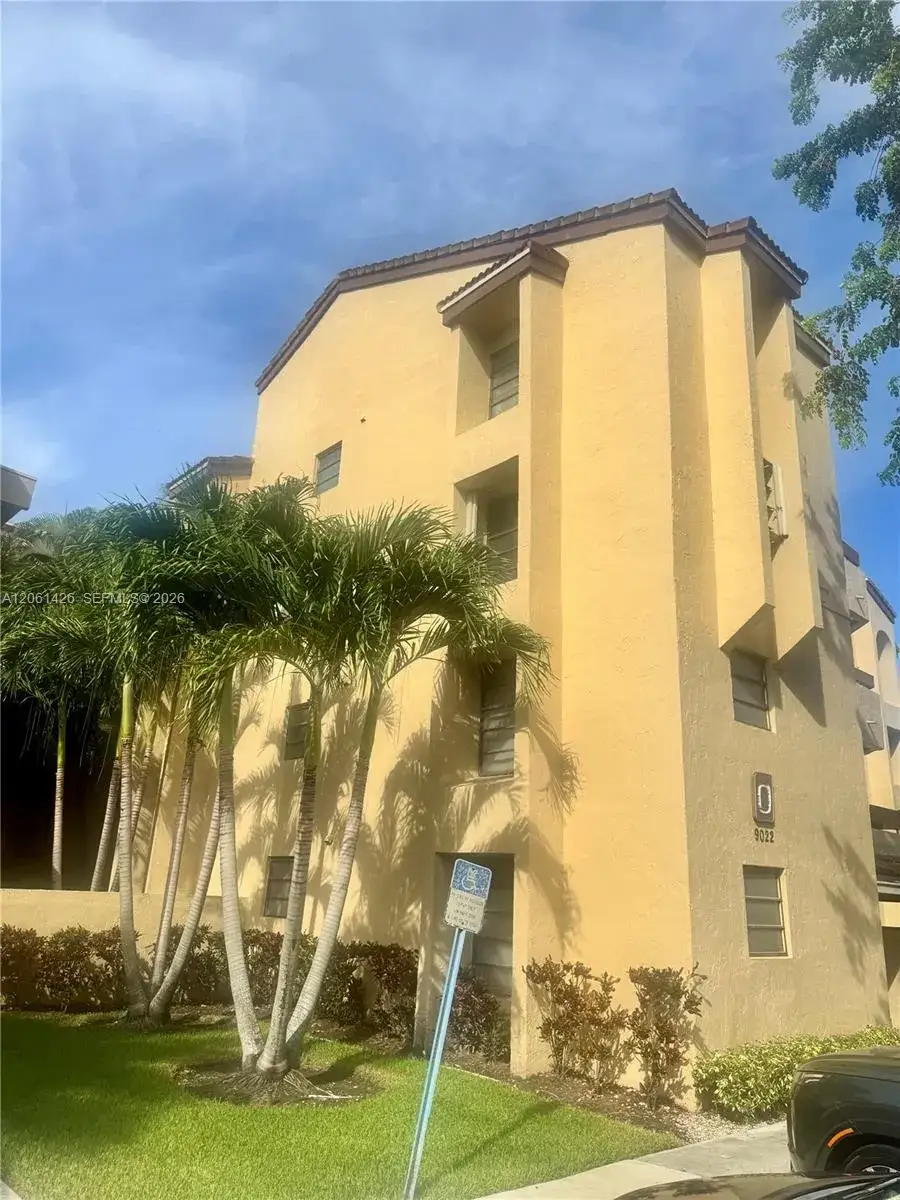 2 bedroom 2 bath Residential Lease for rent at 9022 SW 123rd Ct # 201, Miami FL 33186