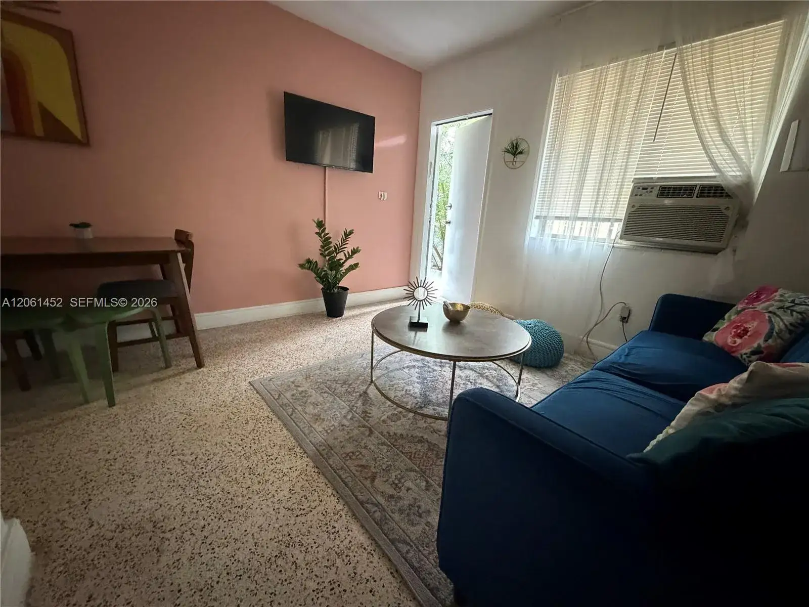 1 bedroom 1 bath Residential Lease for rent at 461 SW 6th St # 4, Miami FL 33130
