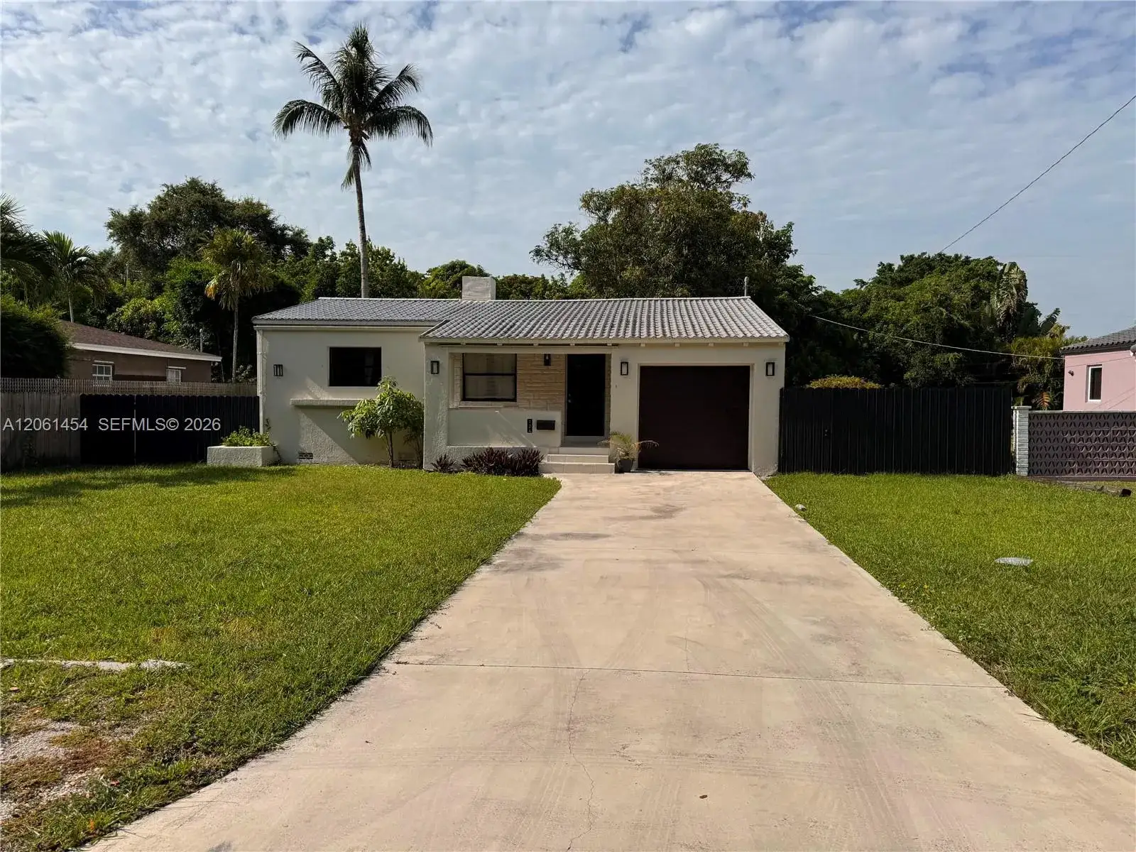3 bedroom 2 bath Residential Lease for rent at 124 NW 89th St # 124, El Portal FL 33150