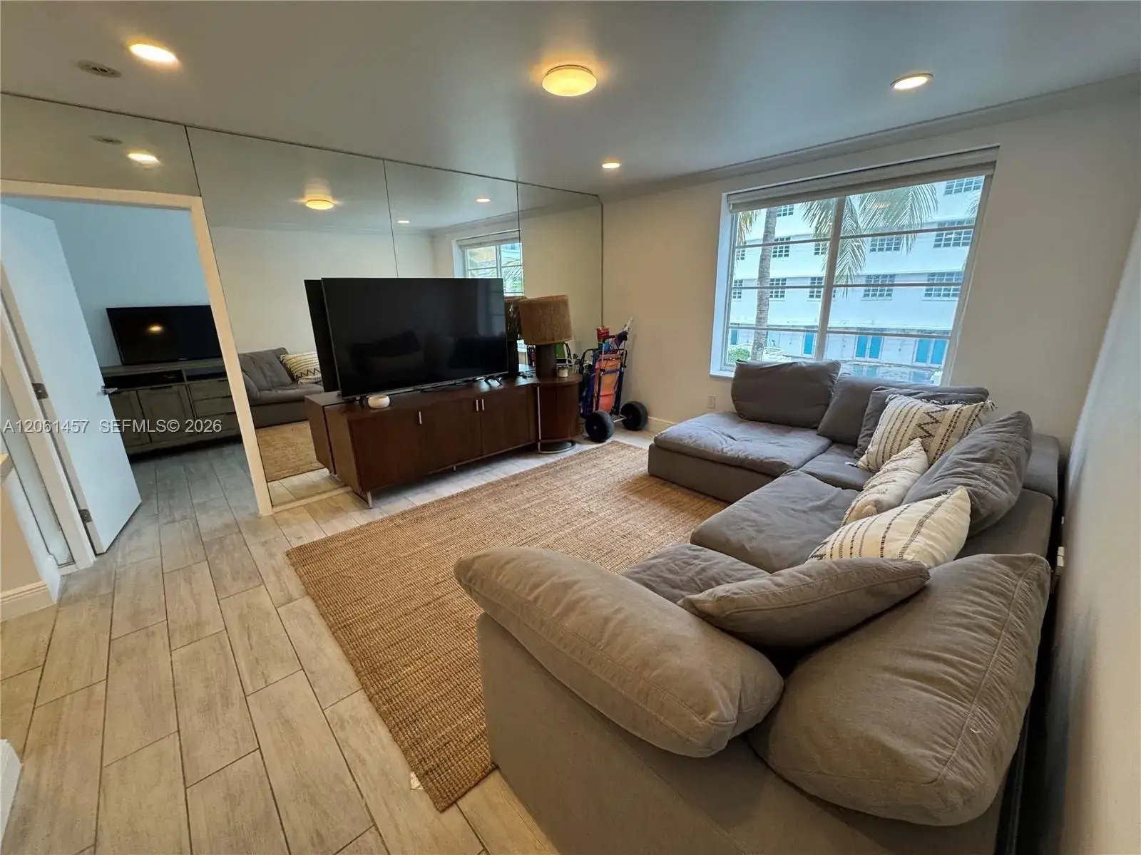 2 bedroom 2 bath Residential Lease for rent at 1460 Ocean Dr # 305, Miami Beach FL 33139