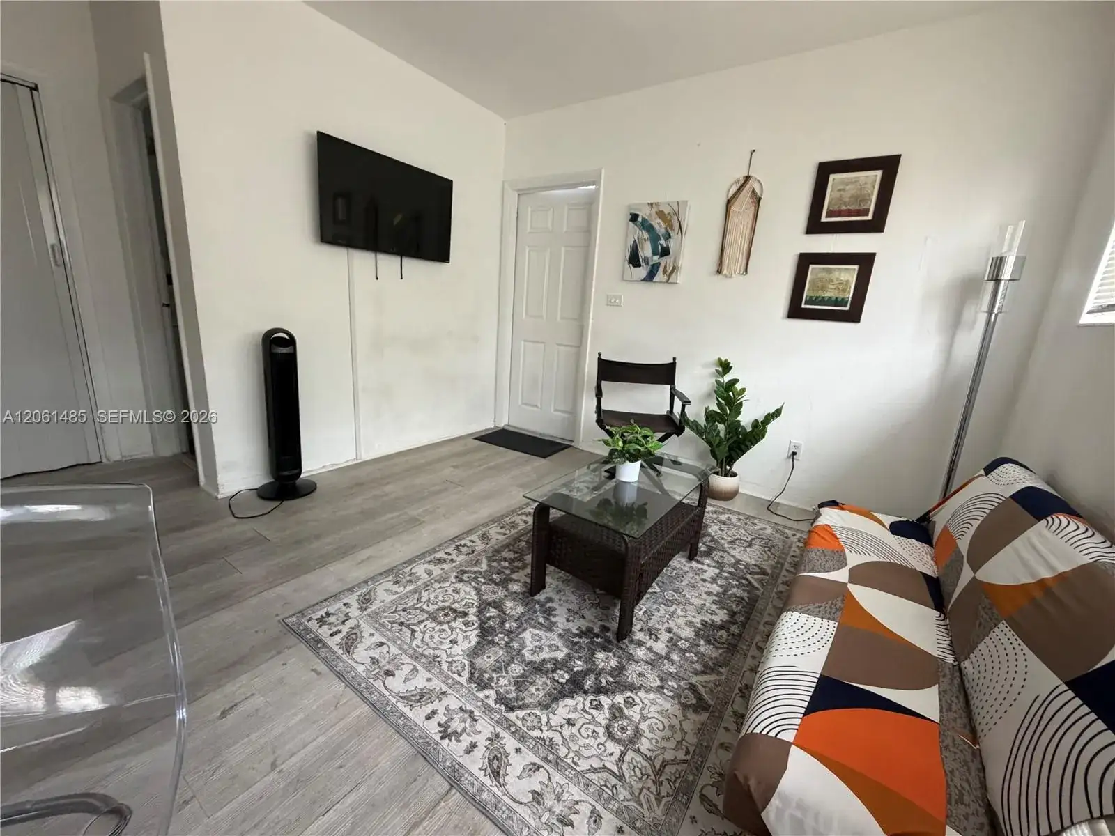1 bedroom 1 bath Residential Lease for rent at 461 SW 6th St # 6, Miami FL 33130