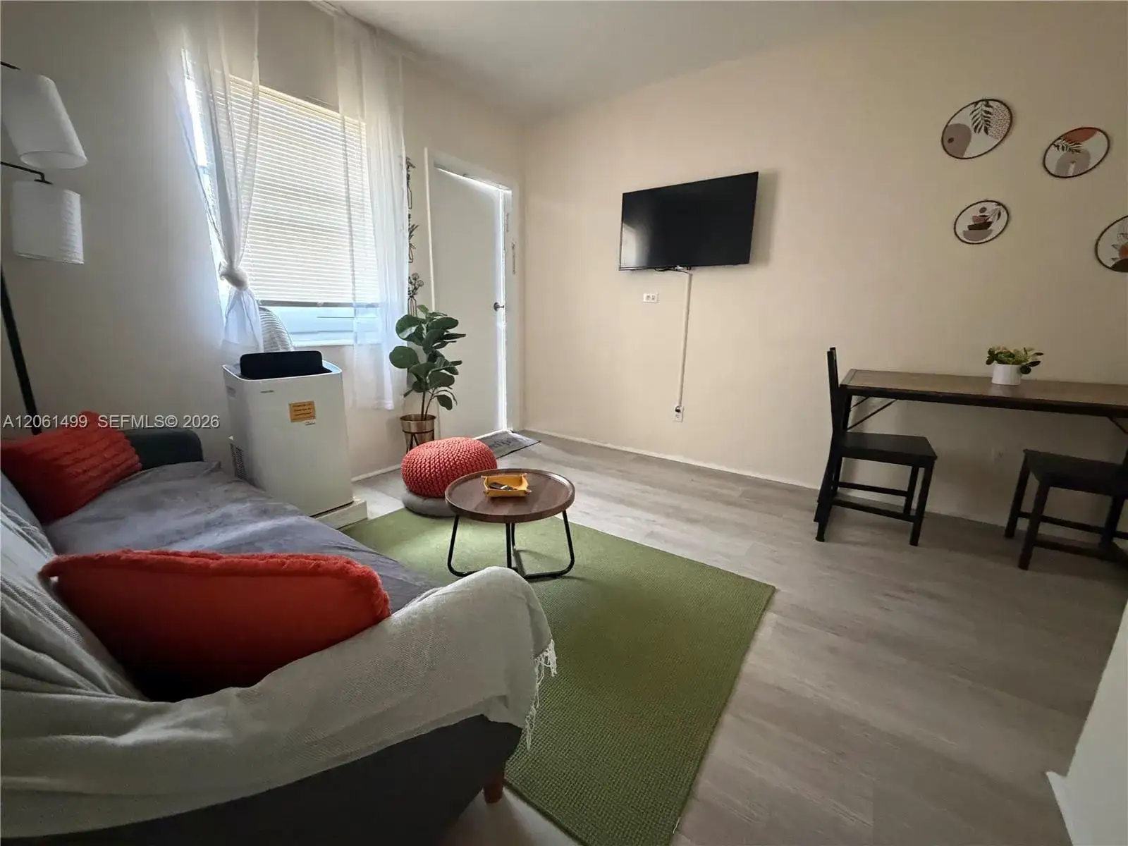 1 bedroom 1 bath Residential Lease for rent at 461 SW 6th St # 10, Miami FL 33130
