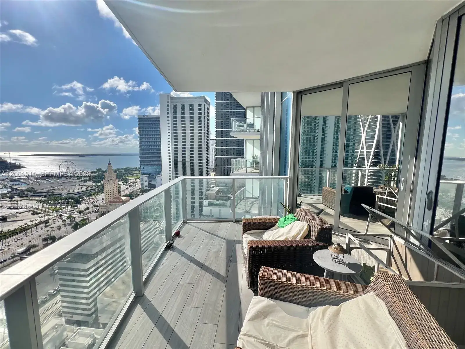 1 bedroom 2 bath Residential Lease for rent at 851 NE 1st Ave # 2605, Miami FL 33132