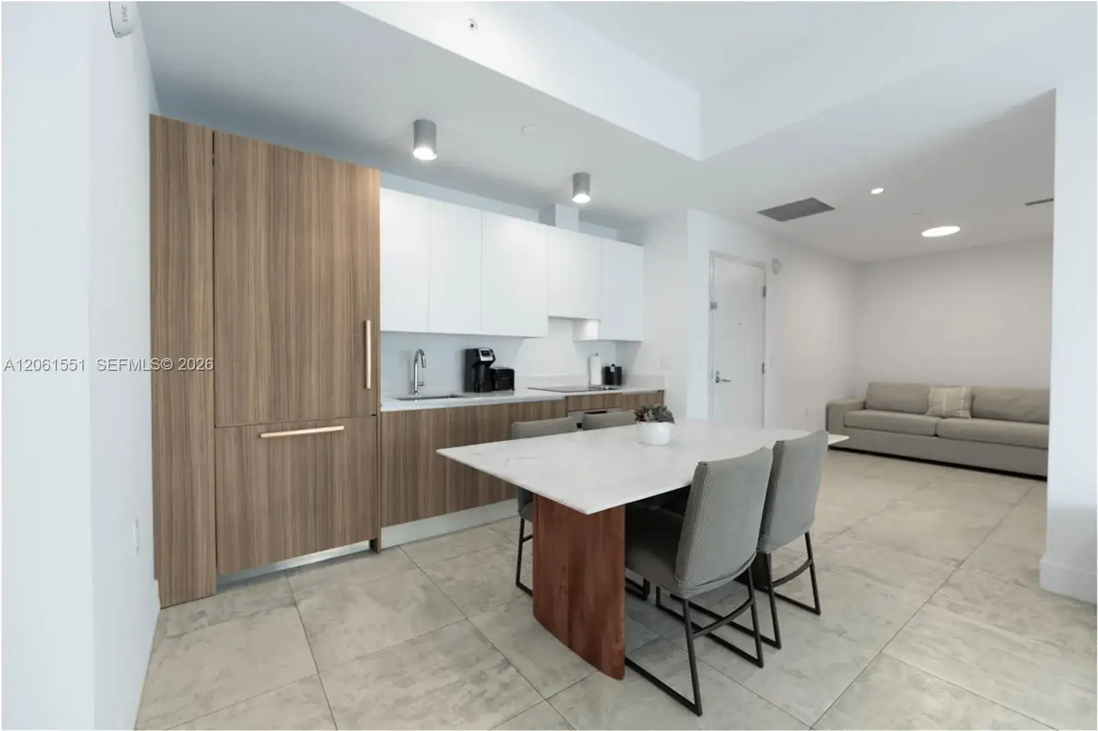 2 bedroom 2 bath Residential Lease for rent at 239 SW 9th St # 2103, Miami FL 33130