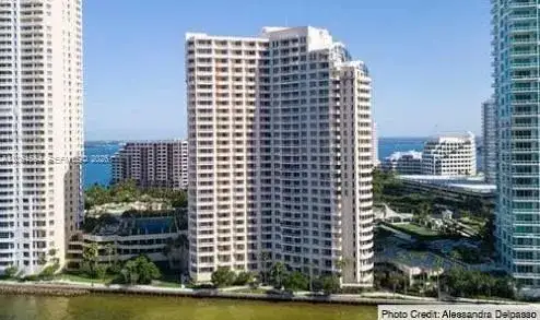 2 bedroom 2 bath Residential for sale at 888 Brickell Key Dr # 508, Miami FL 33131