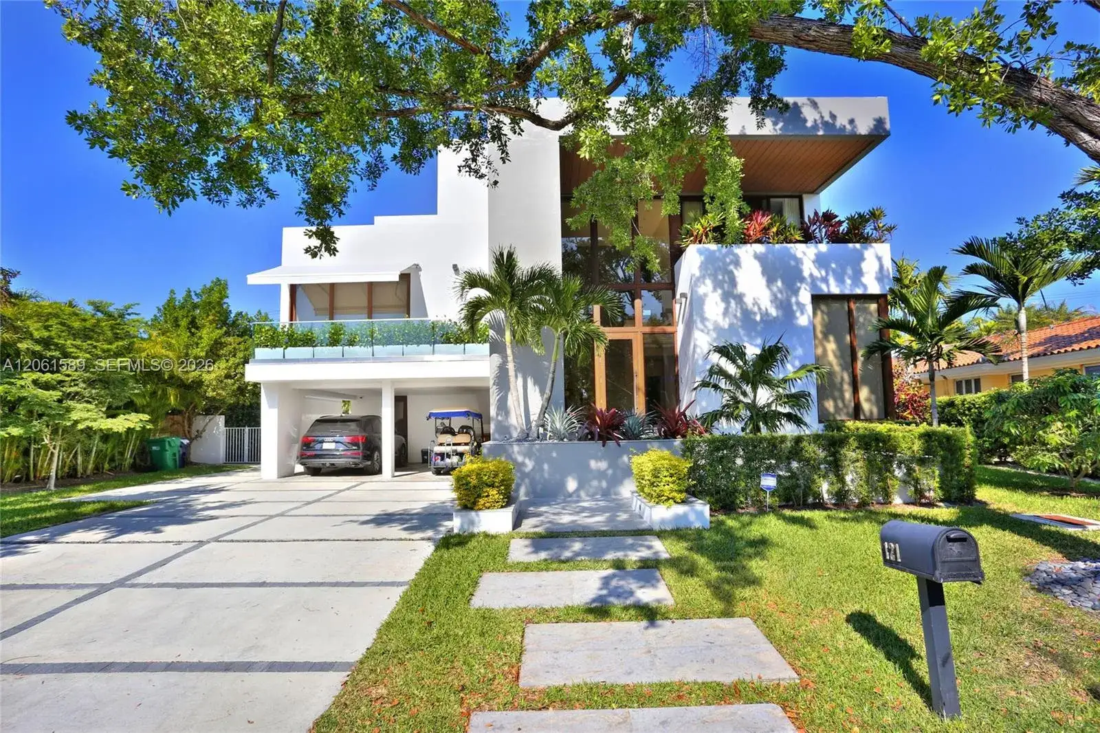5 bedroom 5 bath Residential Lease for rent at 121 Buttonwood Dr, Key Biscayne FL 33149