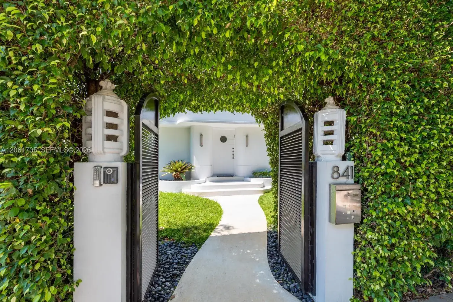 4 bedroom 4 bath Residential Lease for rent at 841 19th St, Miami Beach FL 33139