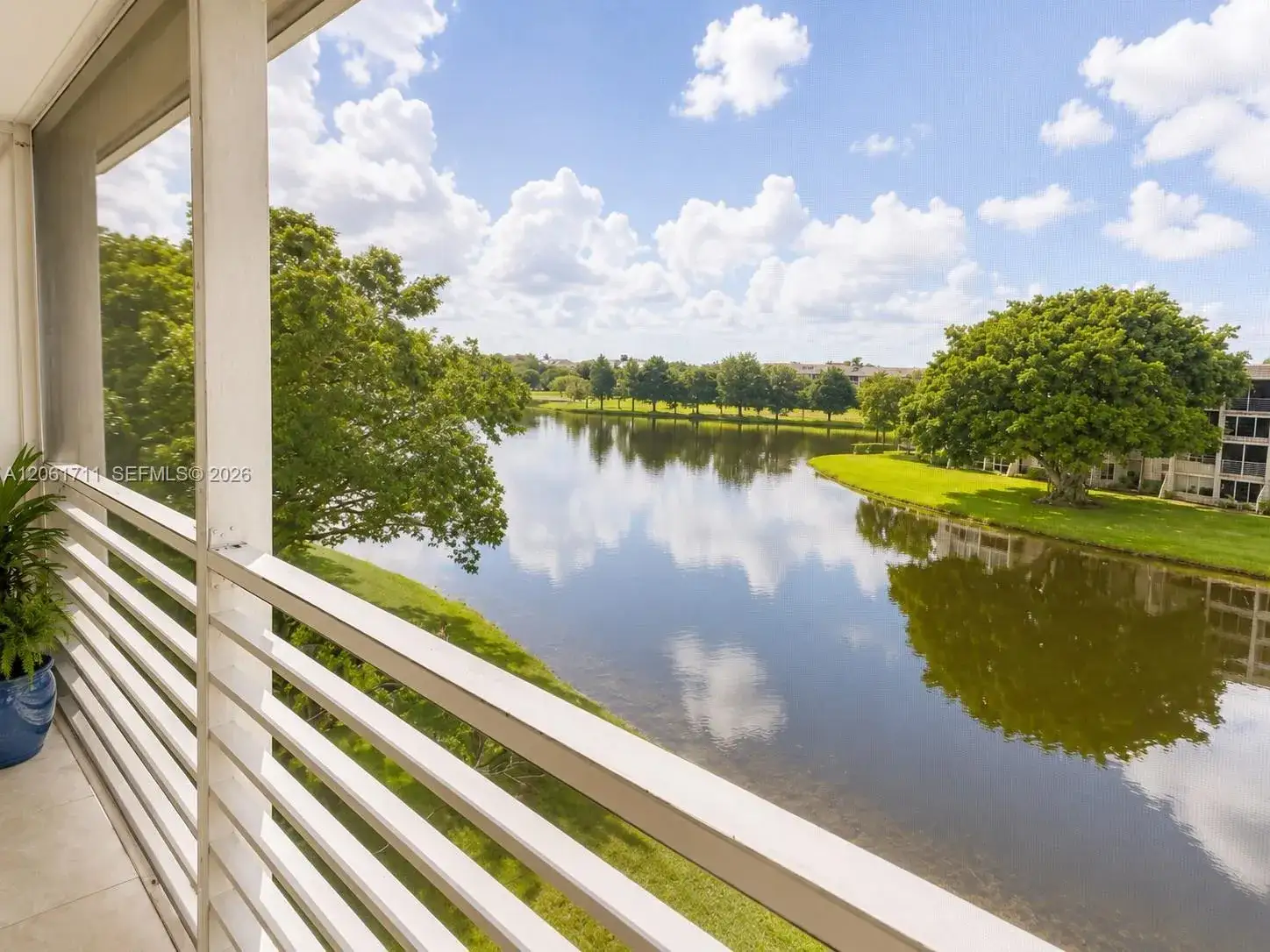 3 bedroom 2 bath Residential for sale at 9420 Poinciana Pl # 417, Davie FL 33324