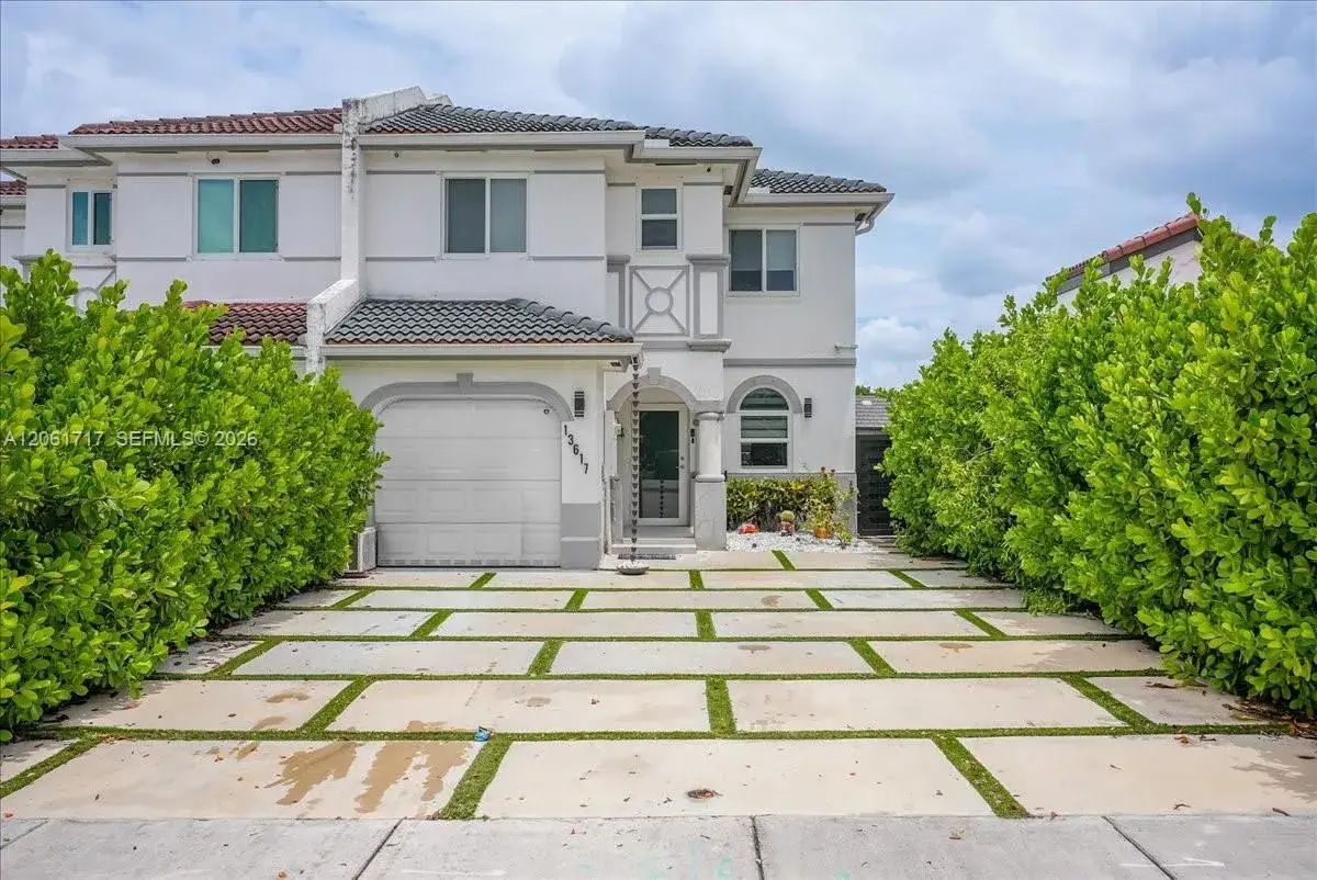 3 bedroom 2 bath Residential for sale at 13617 SW 264th Ter, Homestead FL 33032