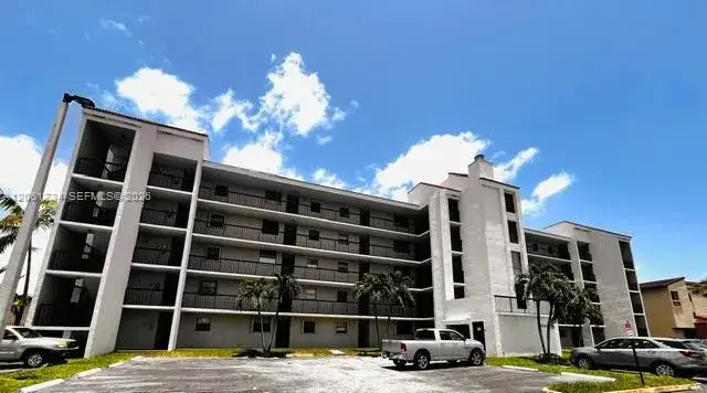 2 bedroom 2 bath Residential for sale at 10145 NW 9th St Cir # 505, Miami FL 33172
