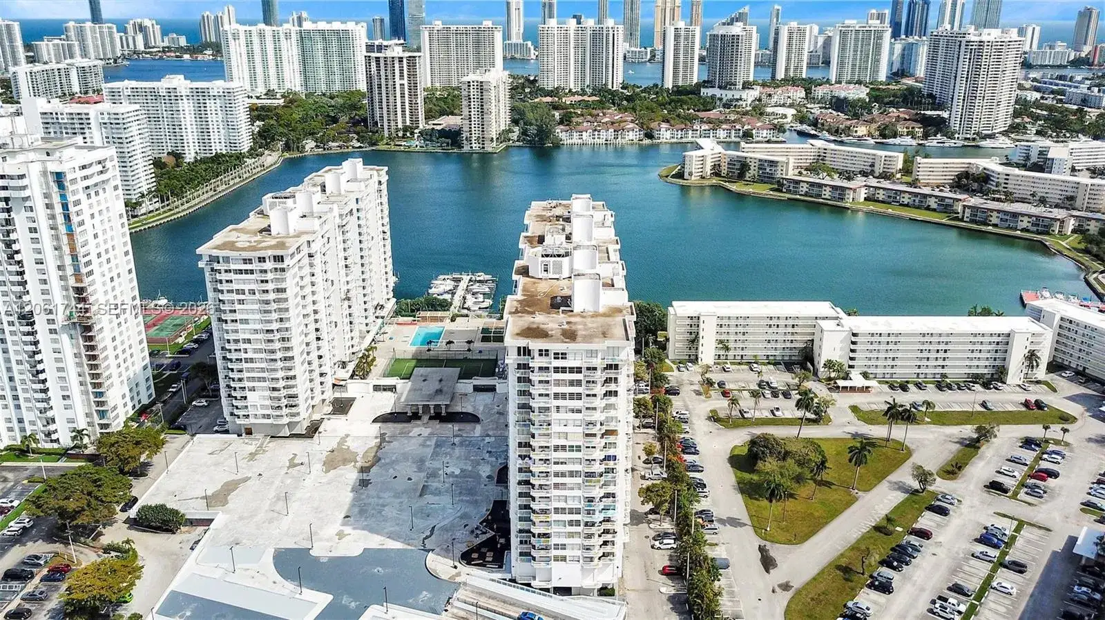 2 bedroom 2 bath Residential for sale at 18051 Biscayne Blvd # 801, Aventura FL 33160