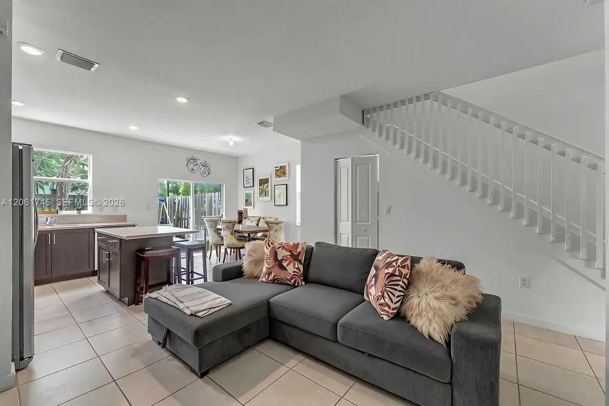 3 bedroom 3 bath Residential for sale at 2660 SE 15th St, Homestead FL 33035