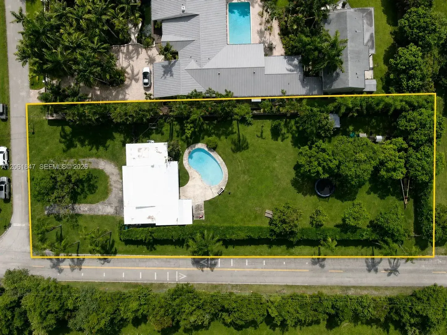 3 bedroom 2 bath Residential for sale at 7550 SW 75th St, Miami FL 33143