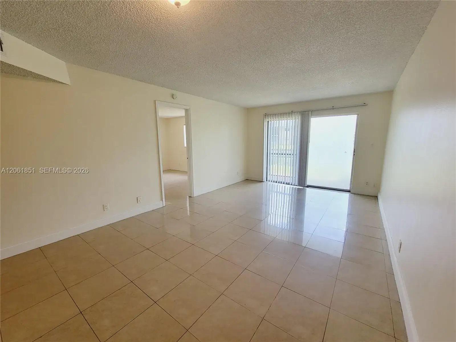 1 bedroom 1 bath Residential for sale at 8040 N Colony Cir N # 108, Tamarac FL 33321