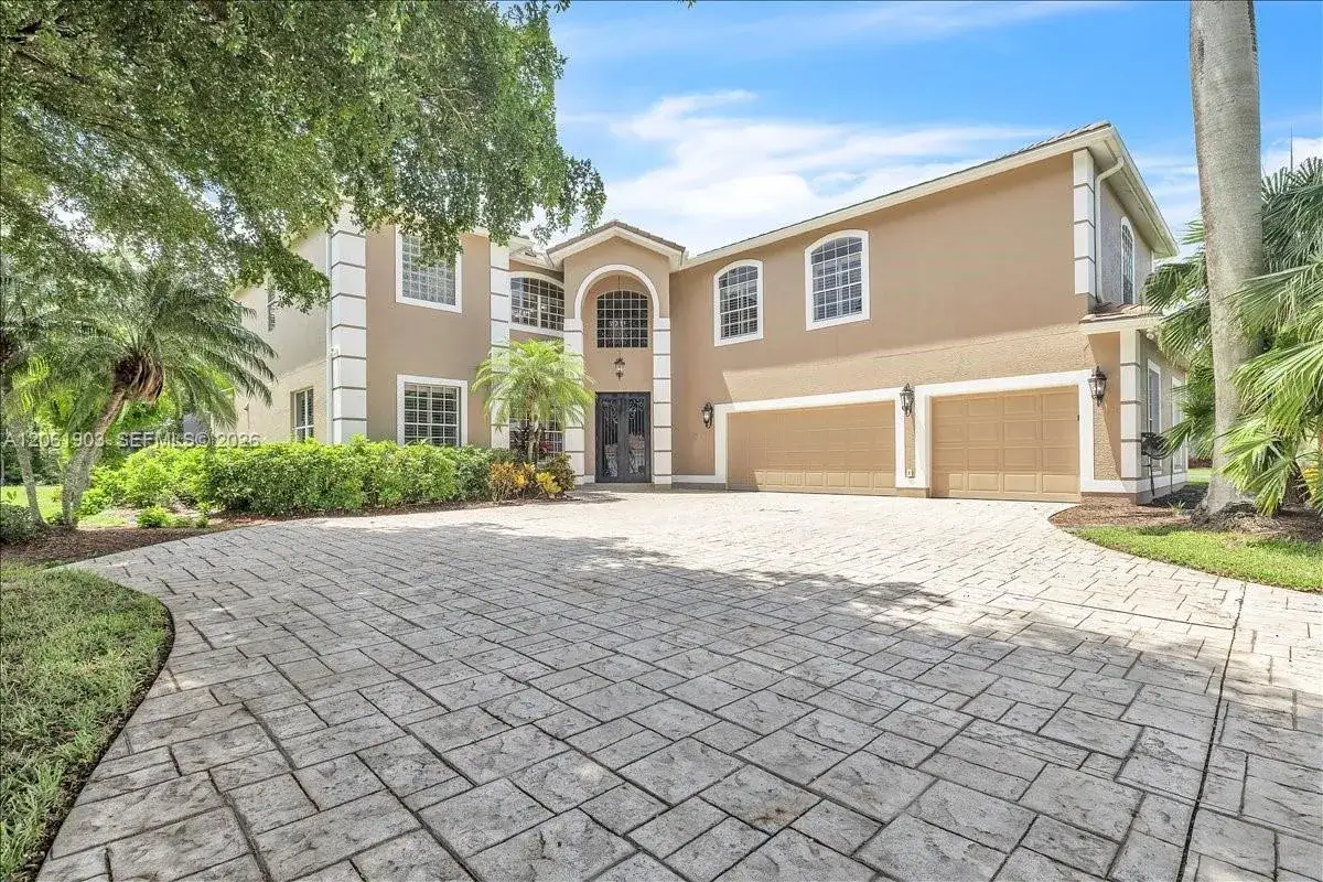 6 bedroom 5 bath Residential for sale at 12898 Kedleston Circle, Fort Myers FL 33912