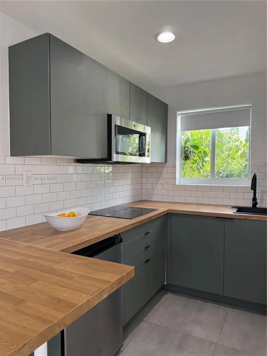 1 bedroom 1 bath Residential Lease for rent at 2230 NW 6th St # C, Miami FL 33125