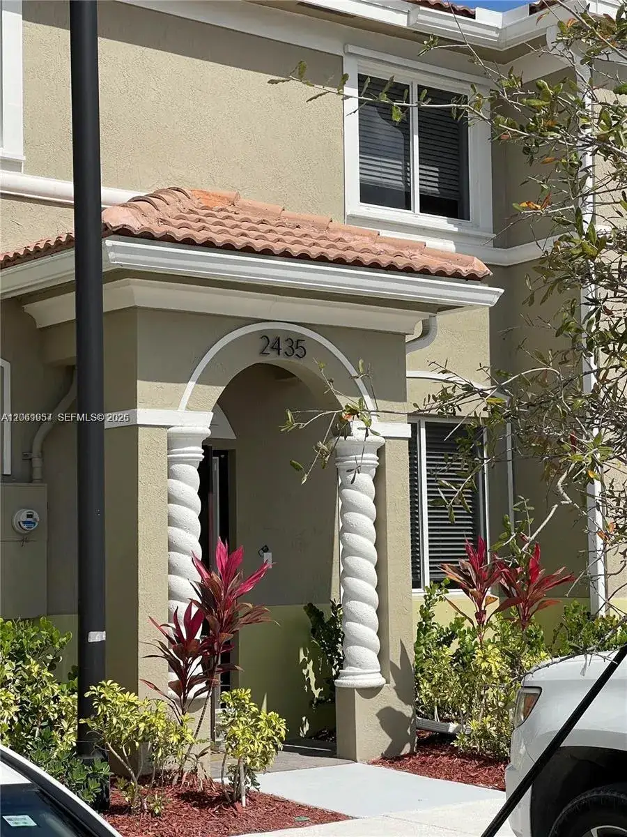 3 bedroom 2 bath Residential for sale at 2435 SE 11th St, Homestead FL 33035