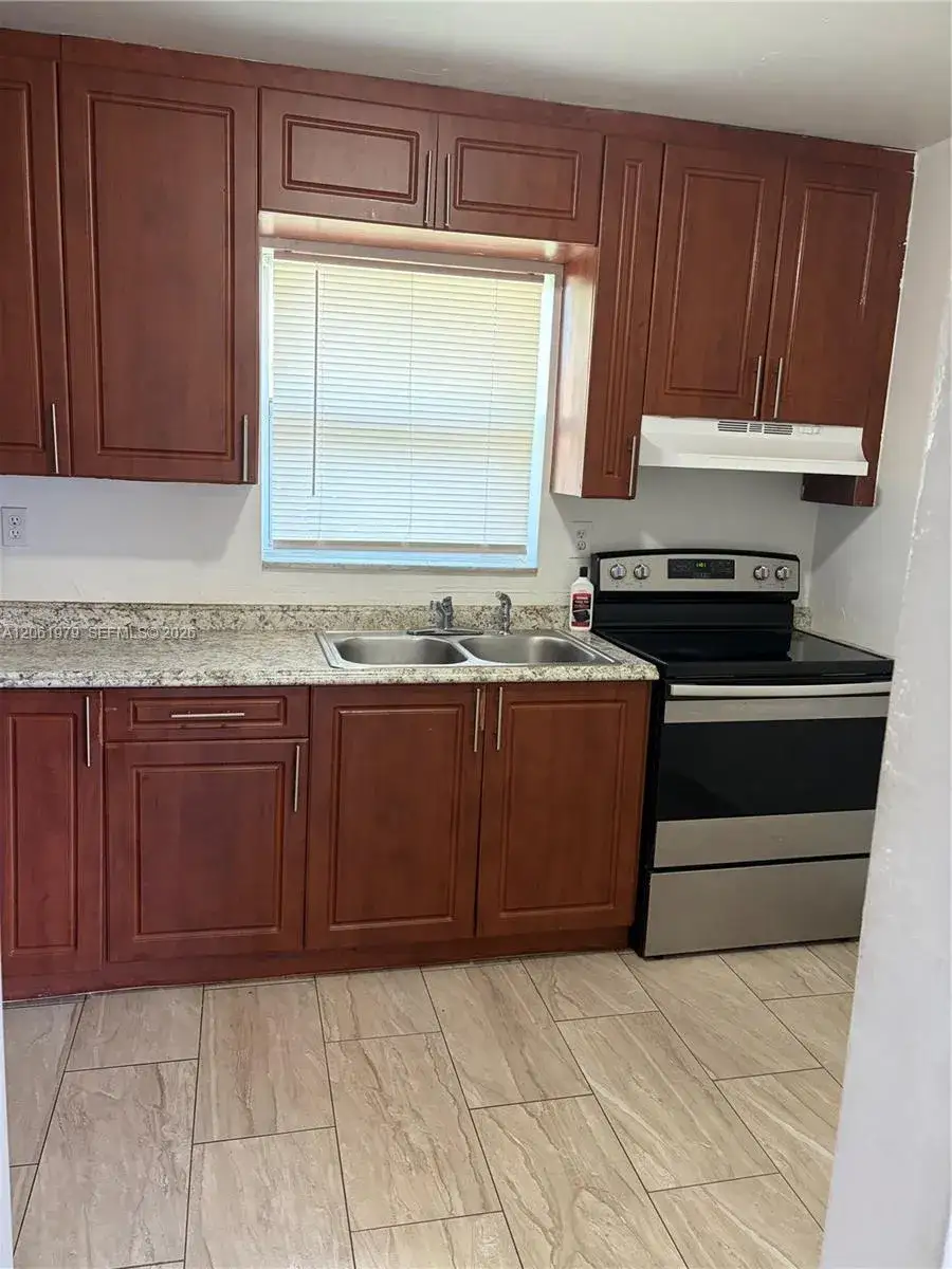 2 bedroom 1 bath Residential Lease for rent at 1440 SW 41st Ave # 2, Fort Lauderdale FL 33317