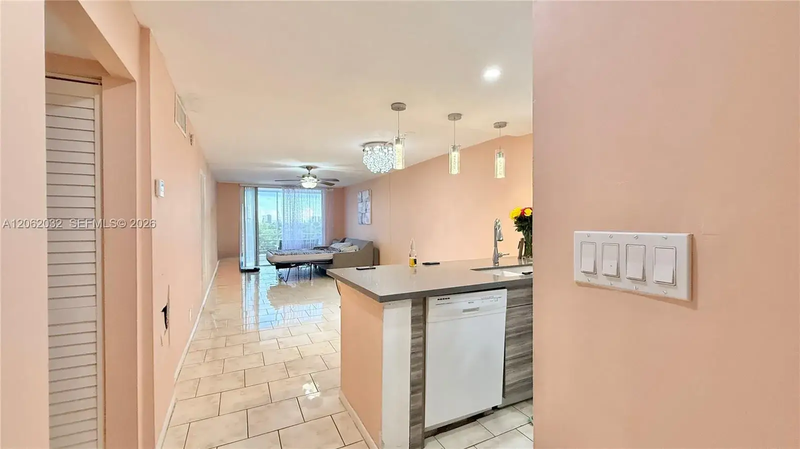 1 bedroom 1 bath Residential Lease for rent at 1830 Dixieanna St # 603, Hollywood FL 33020