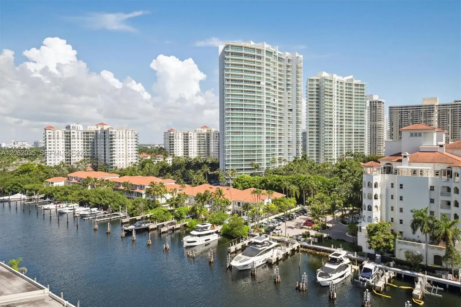 2 bedroom 2 bath Residential Lease for rent at 19707 Turnberry Way # 12L, Aventura FL 33180