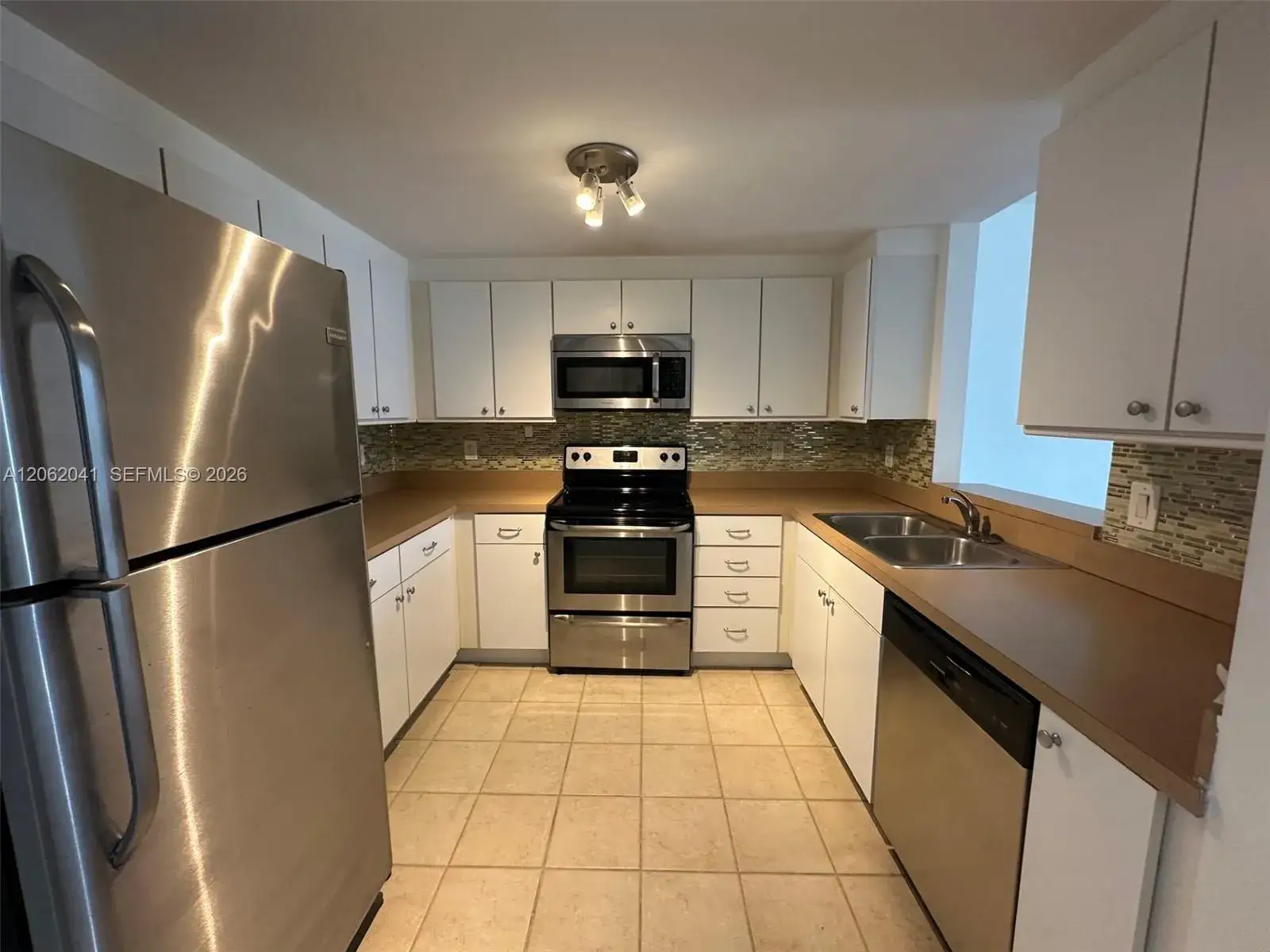 1 bedroom 1 bath Residential Lease for rent at 1250 S Miami Ave # 1609, Miami FL 33130