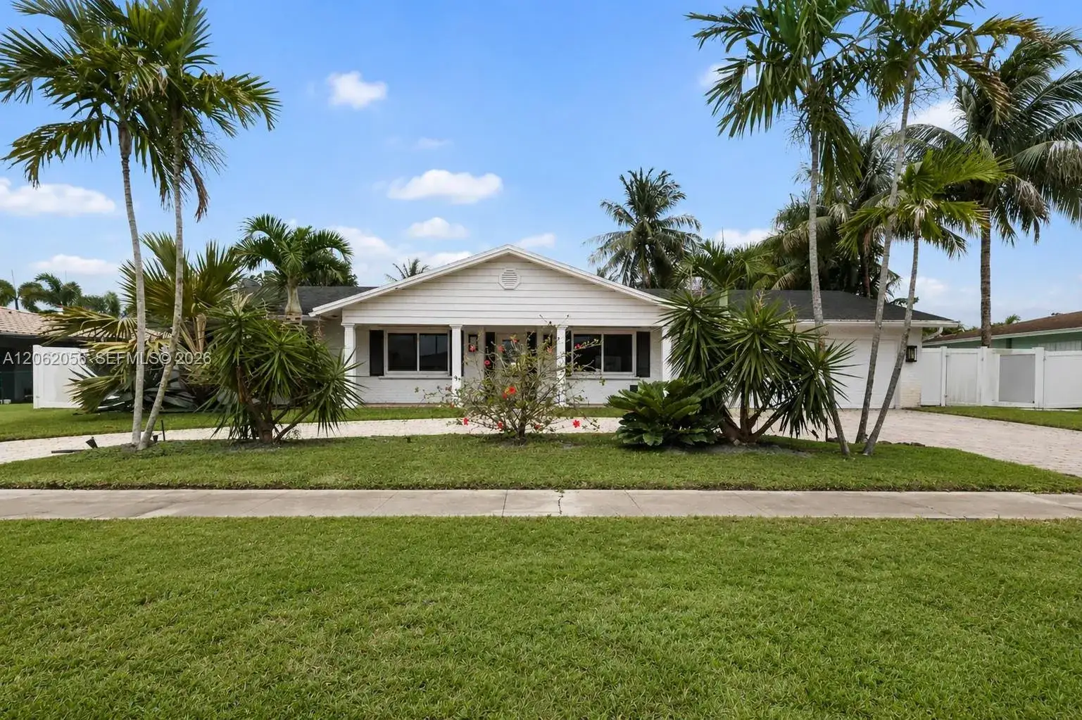 6000 SW 17th St, Plantation FL 33317