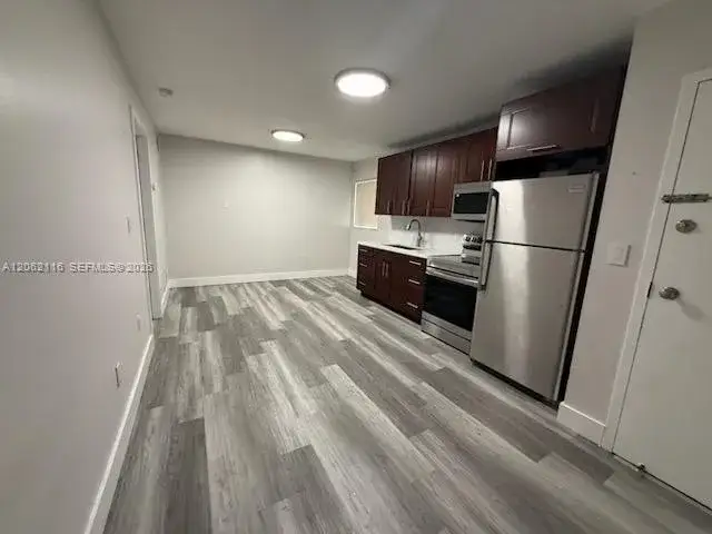 1 bedroom 1 bath Residential Lease for rent at 25 W 4th St # 103, Hialeah FL 33010