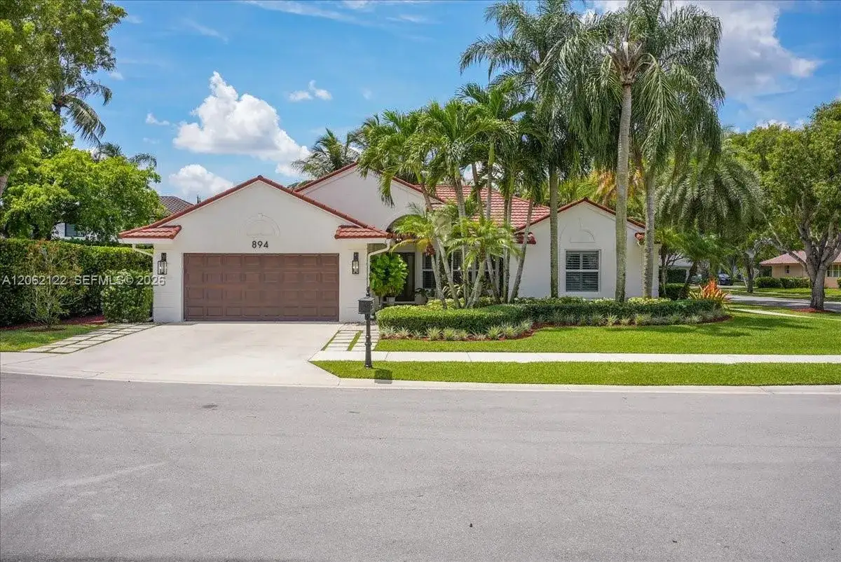 4 bedroom 3 bath Residential for sale at 894 Spoonbill Cir, Weston FL 33326