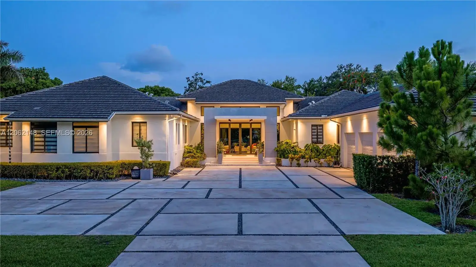 6 bedroom 6 bath Residential for sale at 7830 SW 117th St, Pinecrest FL 33156