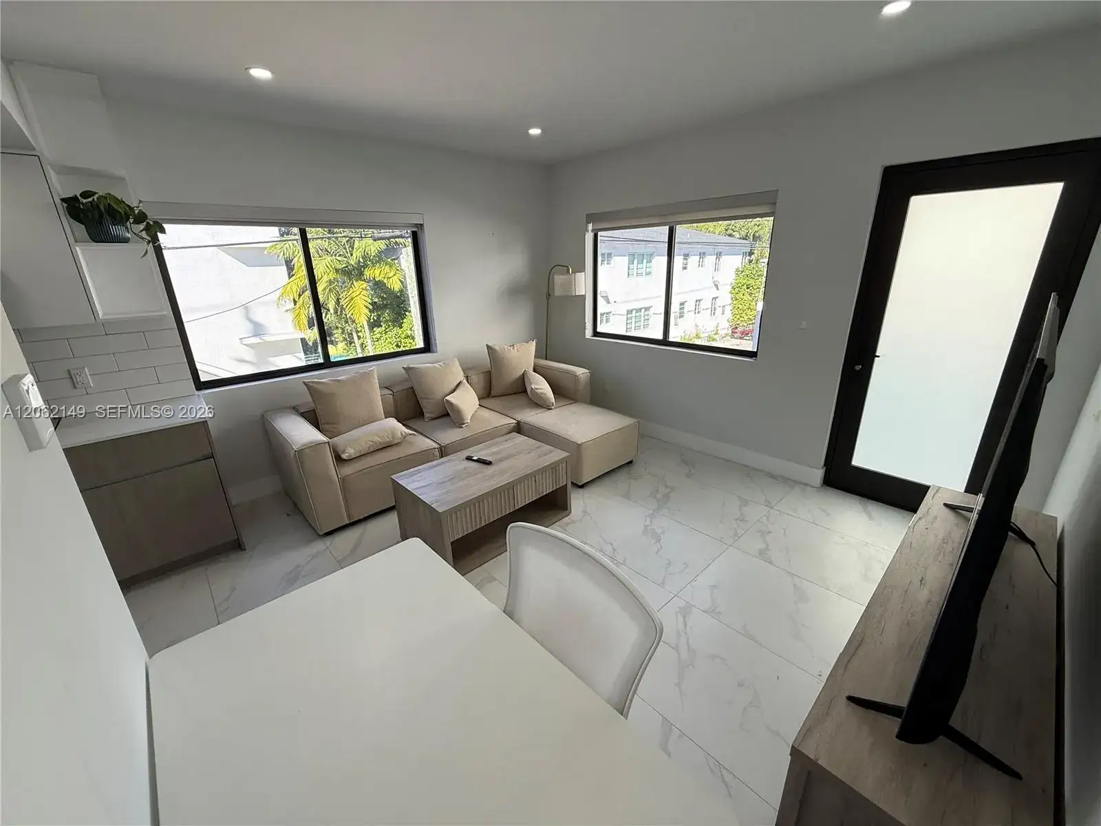 1 bedroom 1 bath Residential Lease for rent at 944 Jefferson Ave # 16, Miami Beach FL 33139