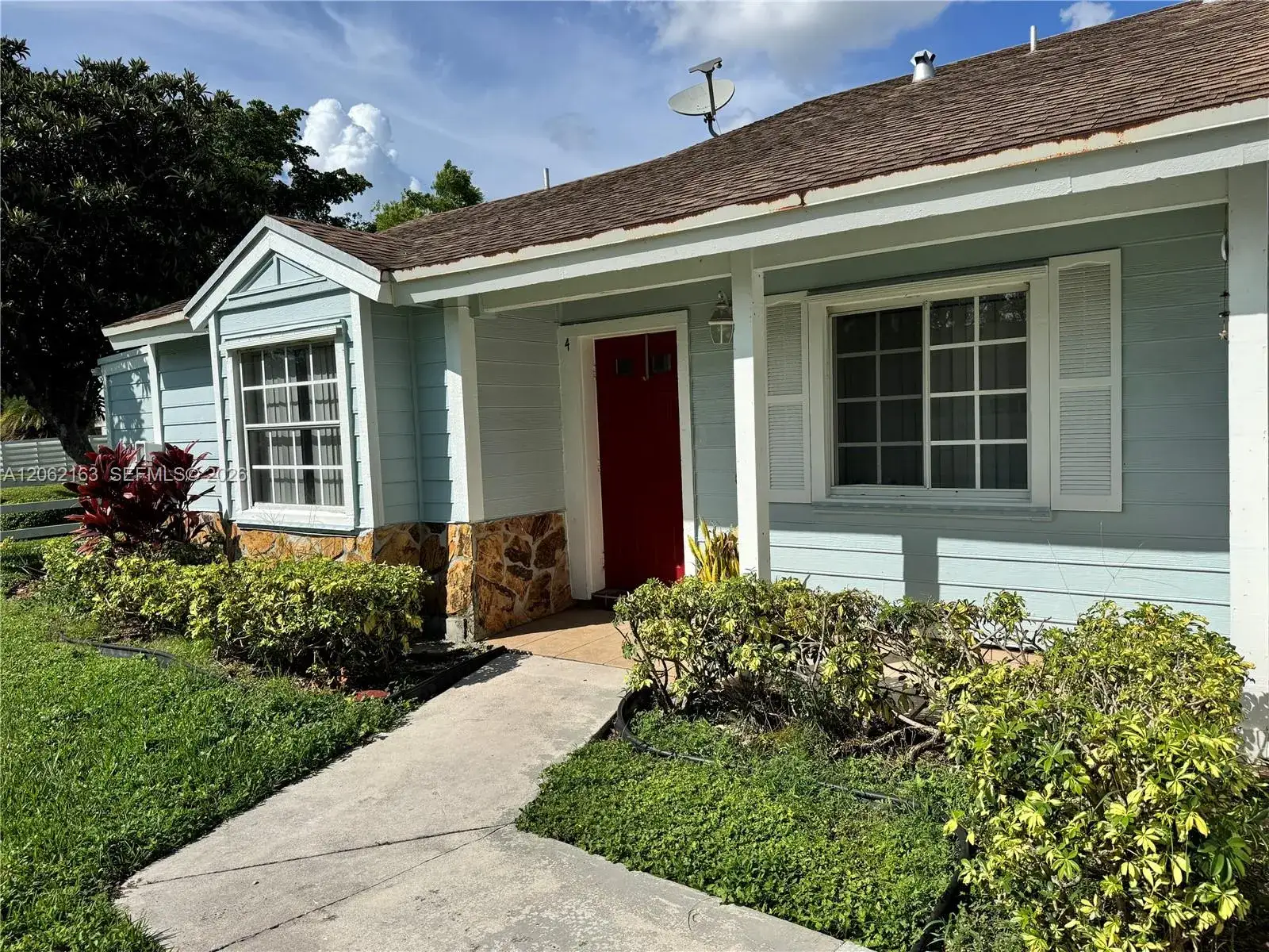 2 bedroom 1 bath Residential for sale at 14700 SW 139th Ave # 40, Miami FL 33186