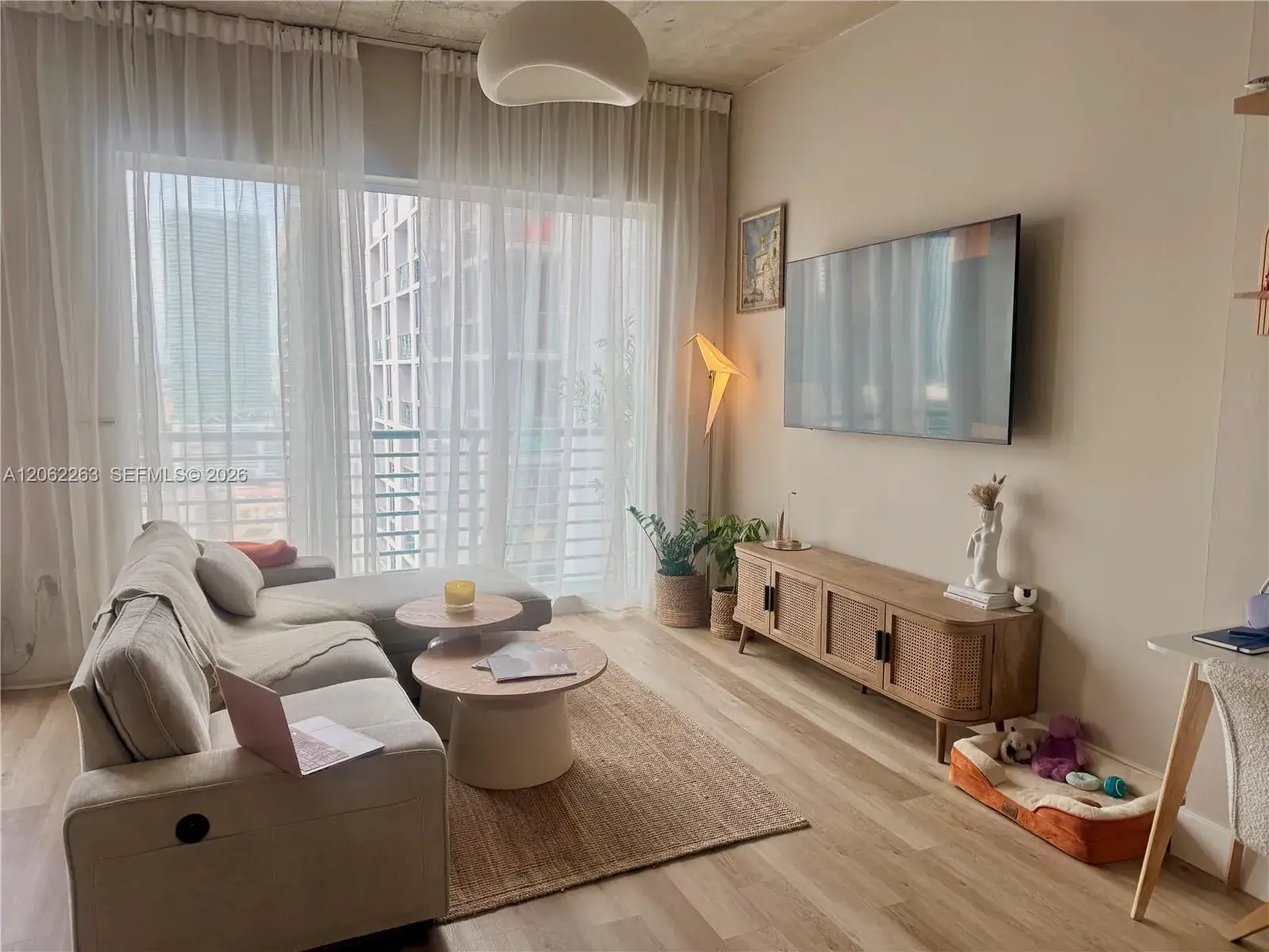 1 bedroom 1 bath Residential Lease for rent at 133 NE 2nd Ave # 2405, Miami FL 33132