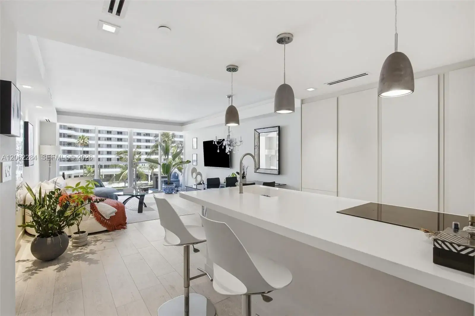 1 bedroom 1 bath Residential for sale at 5600 Collins Ave # 5A, Miami Beach FL 33140