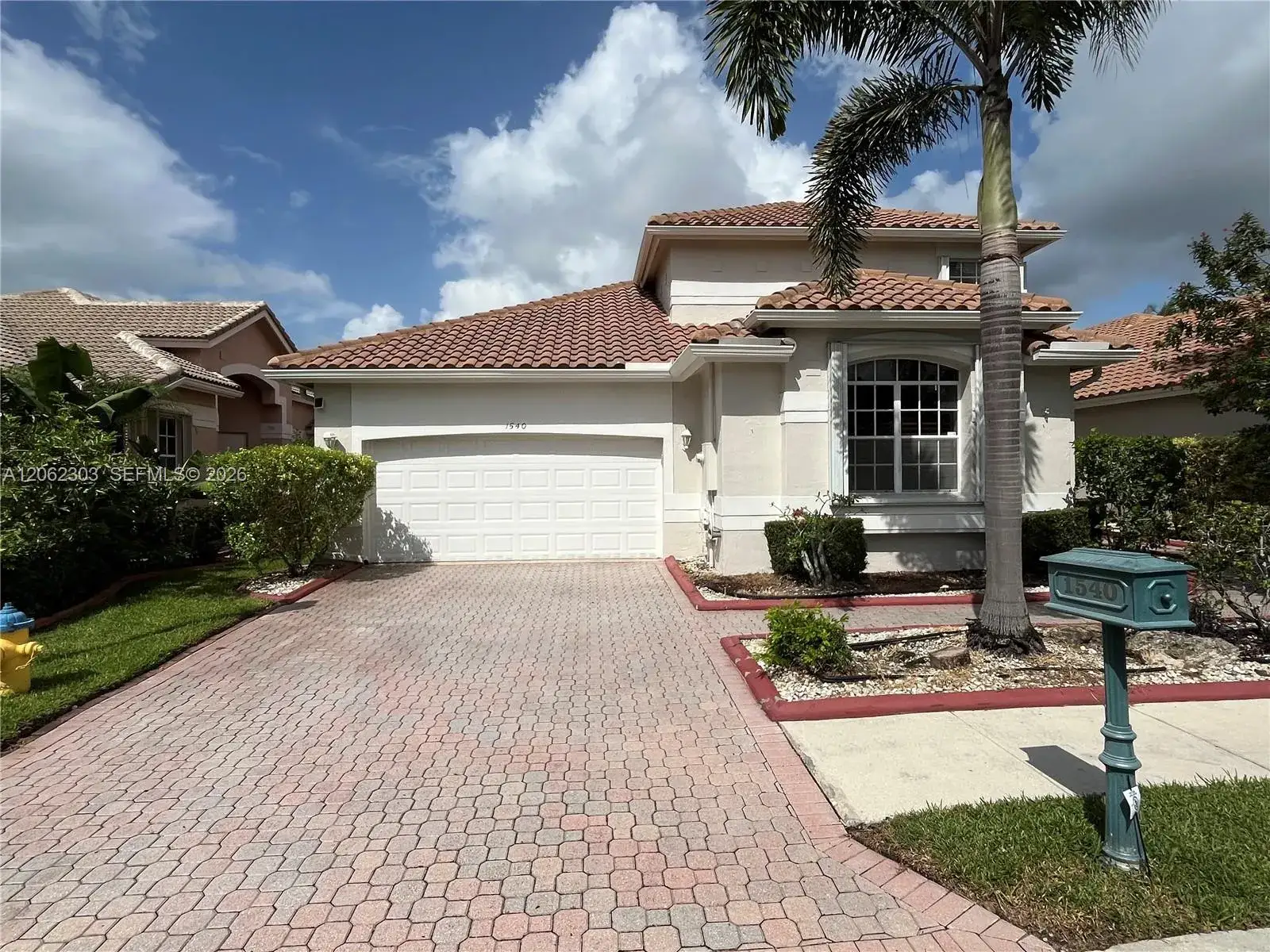 4 bedroom 3 bath Residential for sale at 1540 W Lacosta Dr W, Pembroke Pines FL 33027