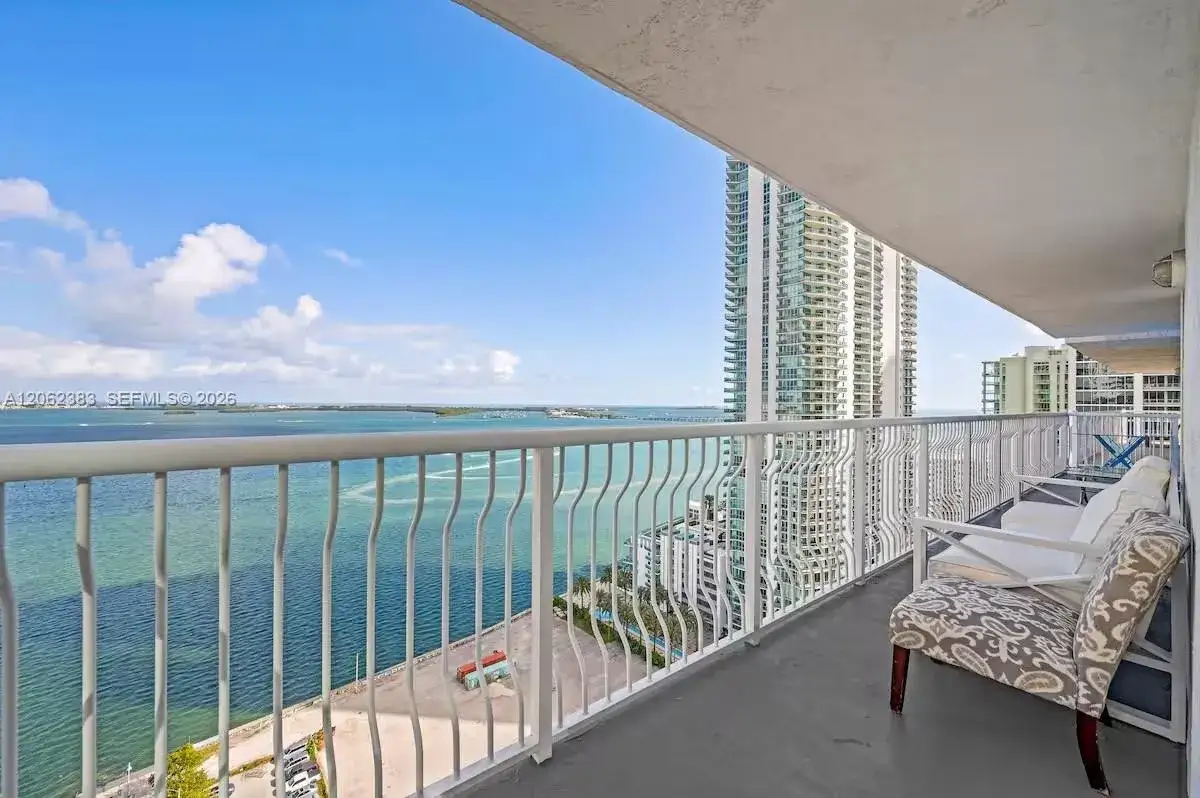 3 bedroom 2 bath Residential for sale at 1200 Brickell Bay Dr # 2502, Miami FL 33131