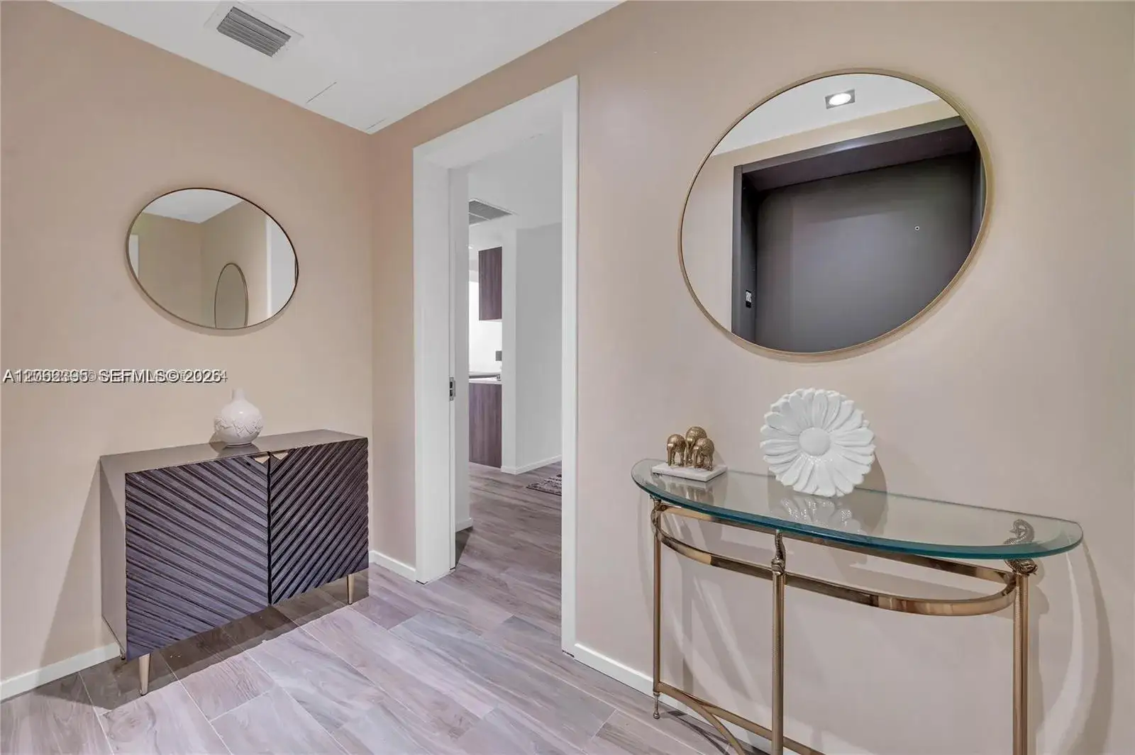 1 bedroom 2 bath Residential Lease for rent at 801 S Miami Ave # 2006, Miami FL 33130